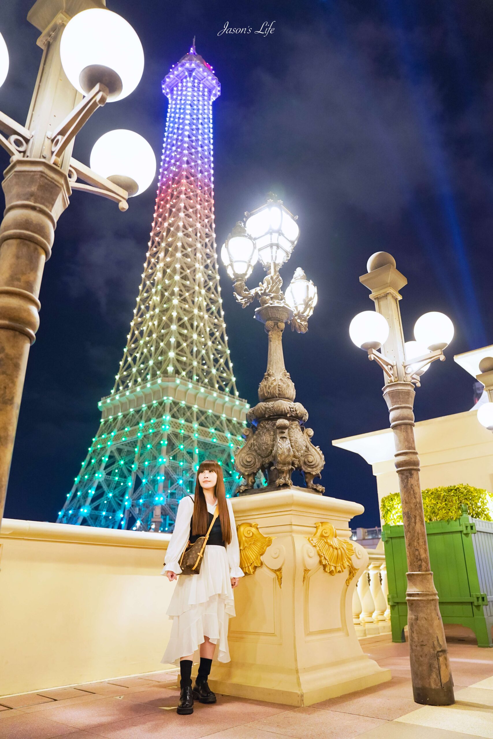 【澳門｜住宿】澳門巴黎人Parisian酒店。房間內就可以欣賞五彩繽紛的巴黎鐵塔，房客可免費參觀鐵塔 @Jason&#039;s Life