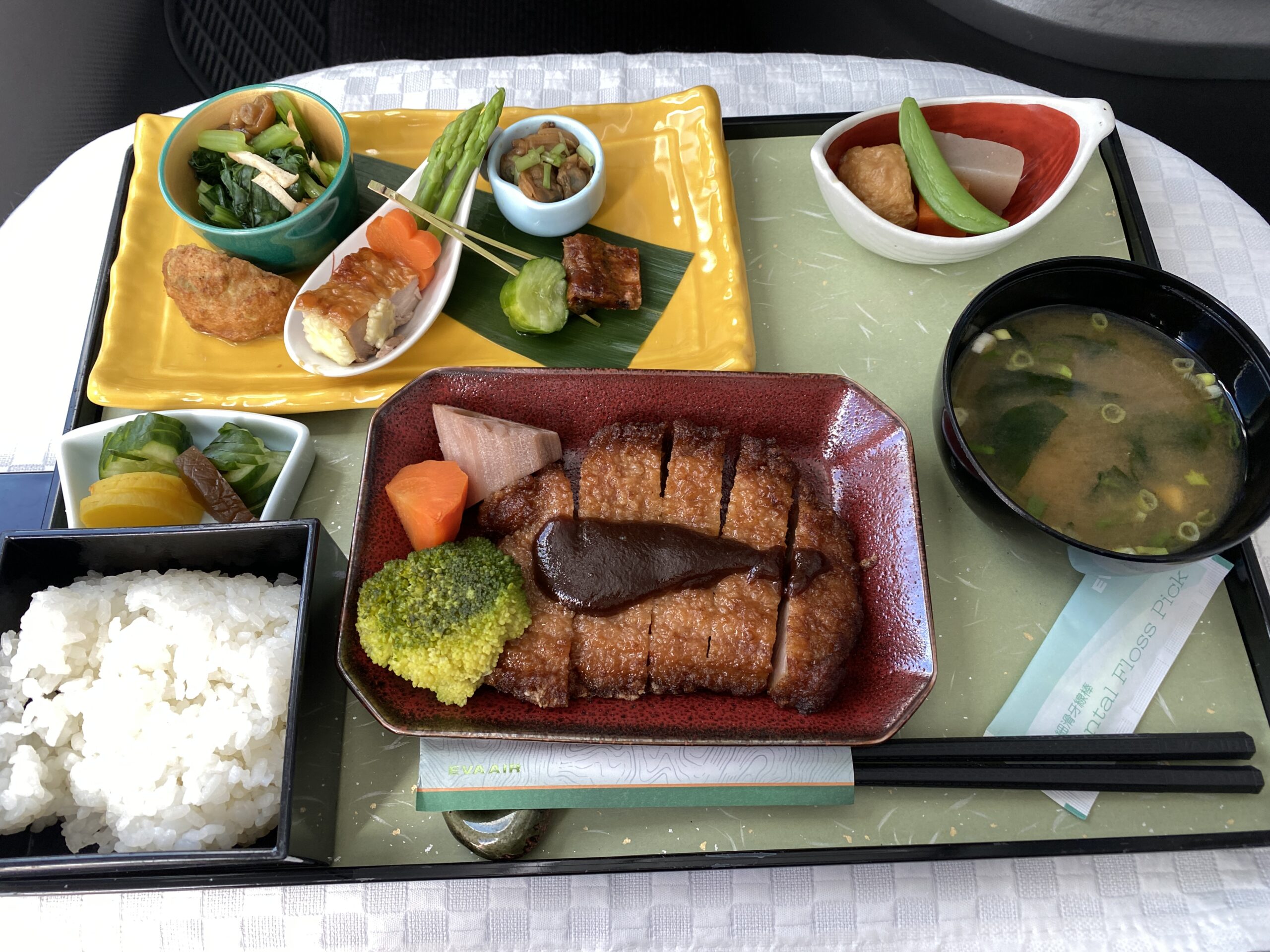 【長榮航空商務艙】ANA哩程兌換星空聯盟，台北飛往福岡波音787商務艙開箱，日式料理很精緻 @Jason&#039;s Life