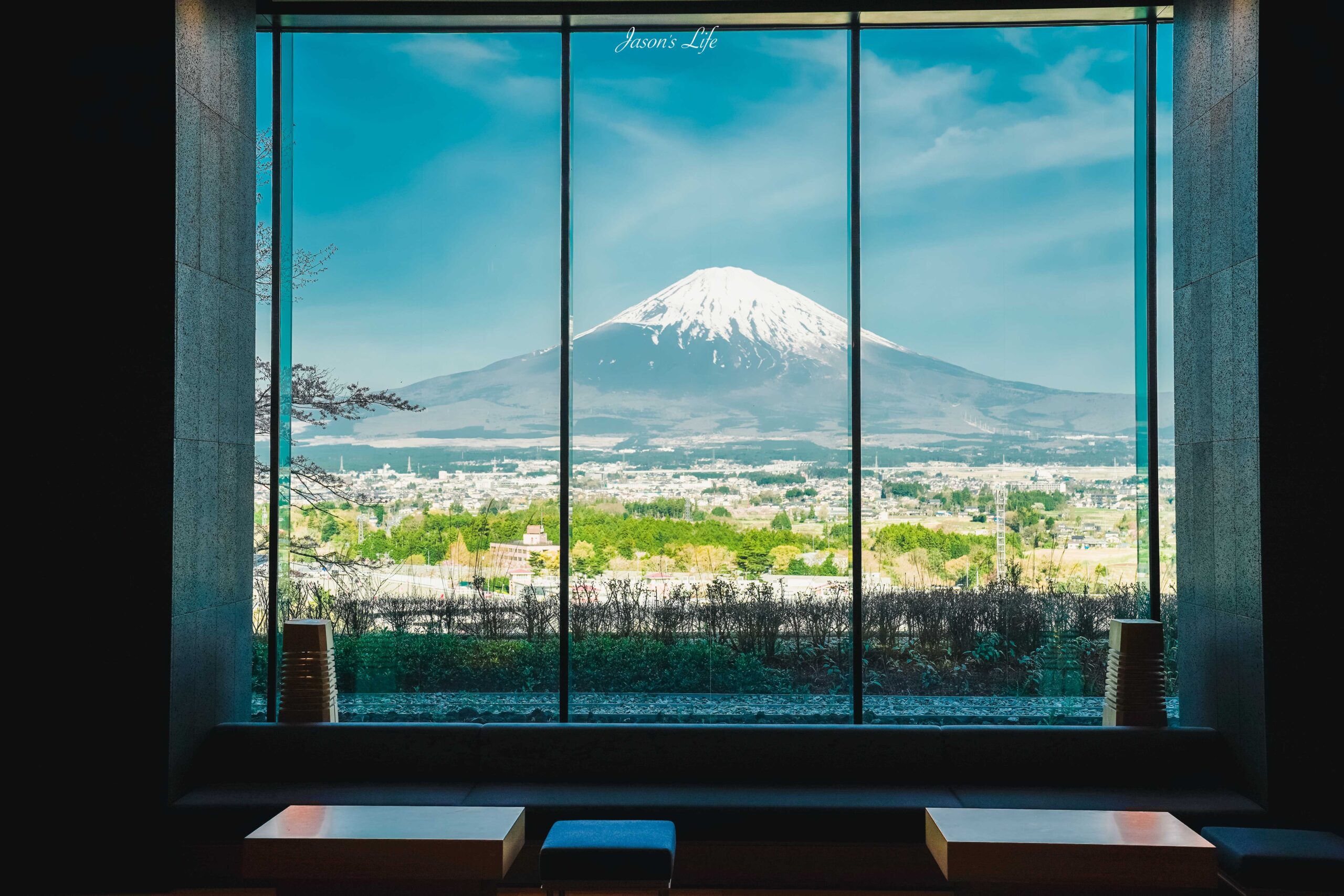 【日本靜岡│住宿】CLAD HOTEL。一進大廳就被富士山給震攝，房間床頭就是富士山，飯店可直通御殿場Outlet @Jason&#039;s Life