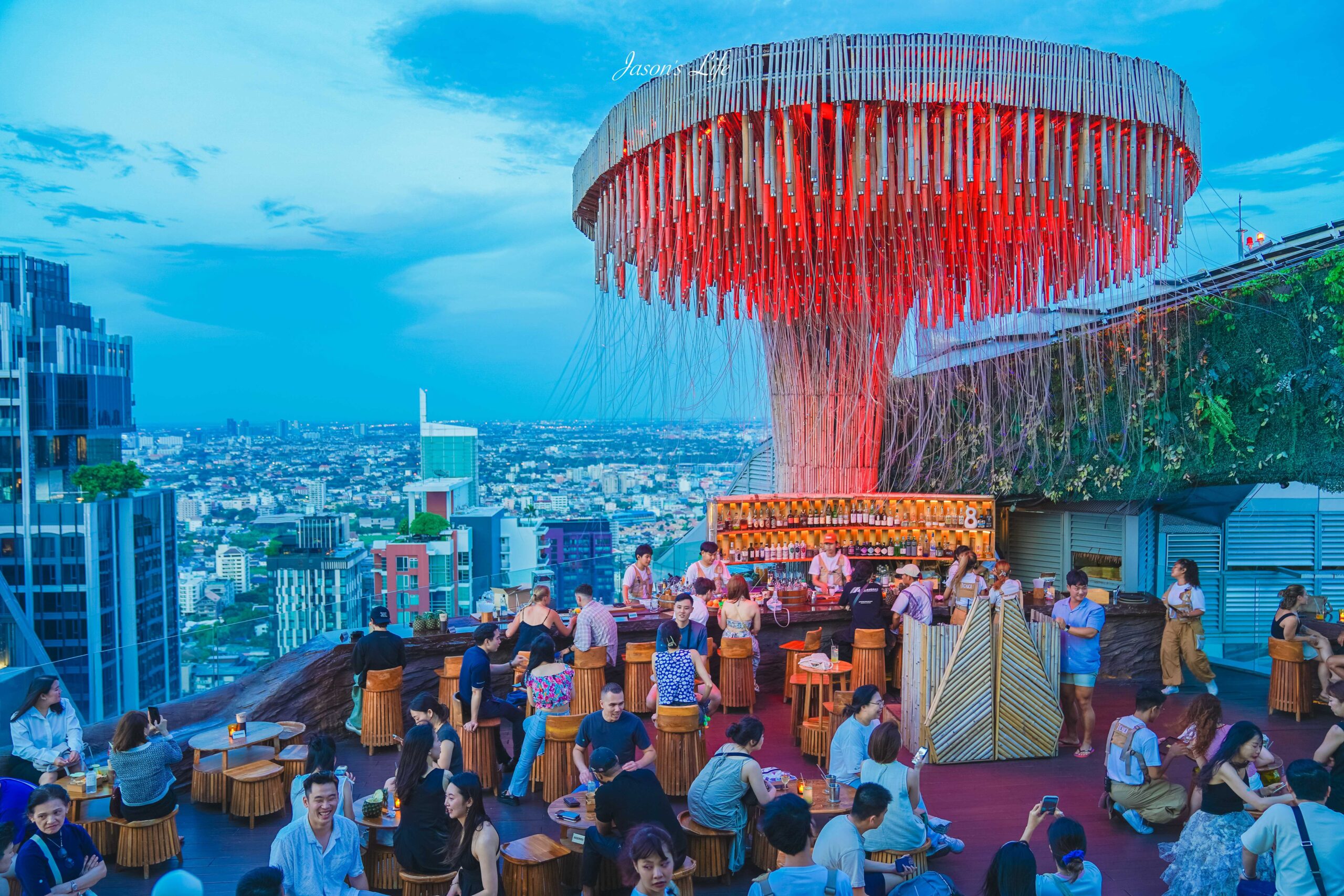 【泰國曼谷│景點】Tichuca Rooftop Bar 水母酒吧。曼谷最夯的高空酒吧，46樓高空酒吧美呆，一定要來感受音樂和氛圍 @Jason&#039;s Life