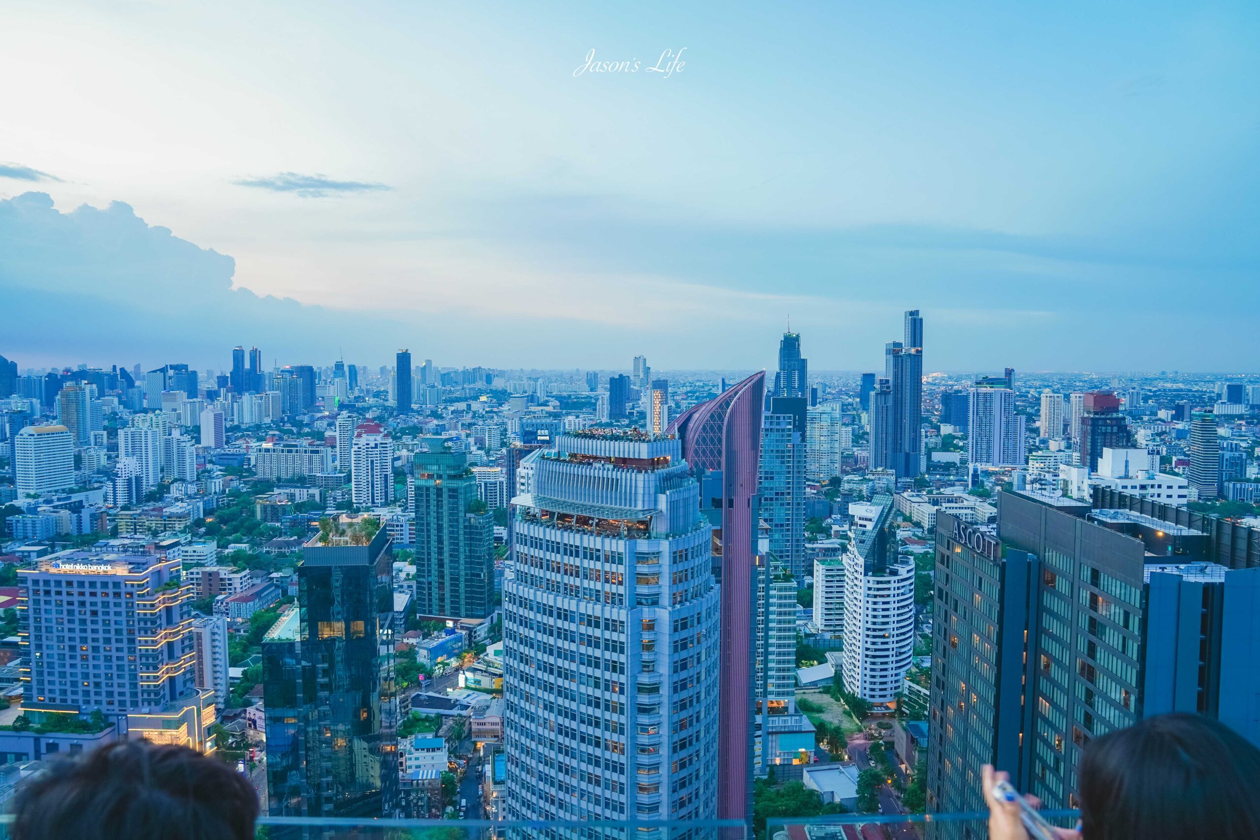 【泰國曼谷│景點】Tichuca Rooftop Bar 水母酒吧。曼谷最夯的高空酒吧，46樓高空酒吧美呆，一定要來感受音樂和氛圍 @Jason&#039;s Life