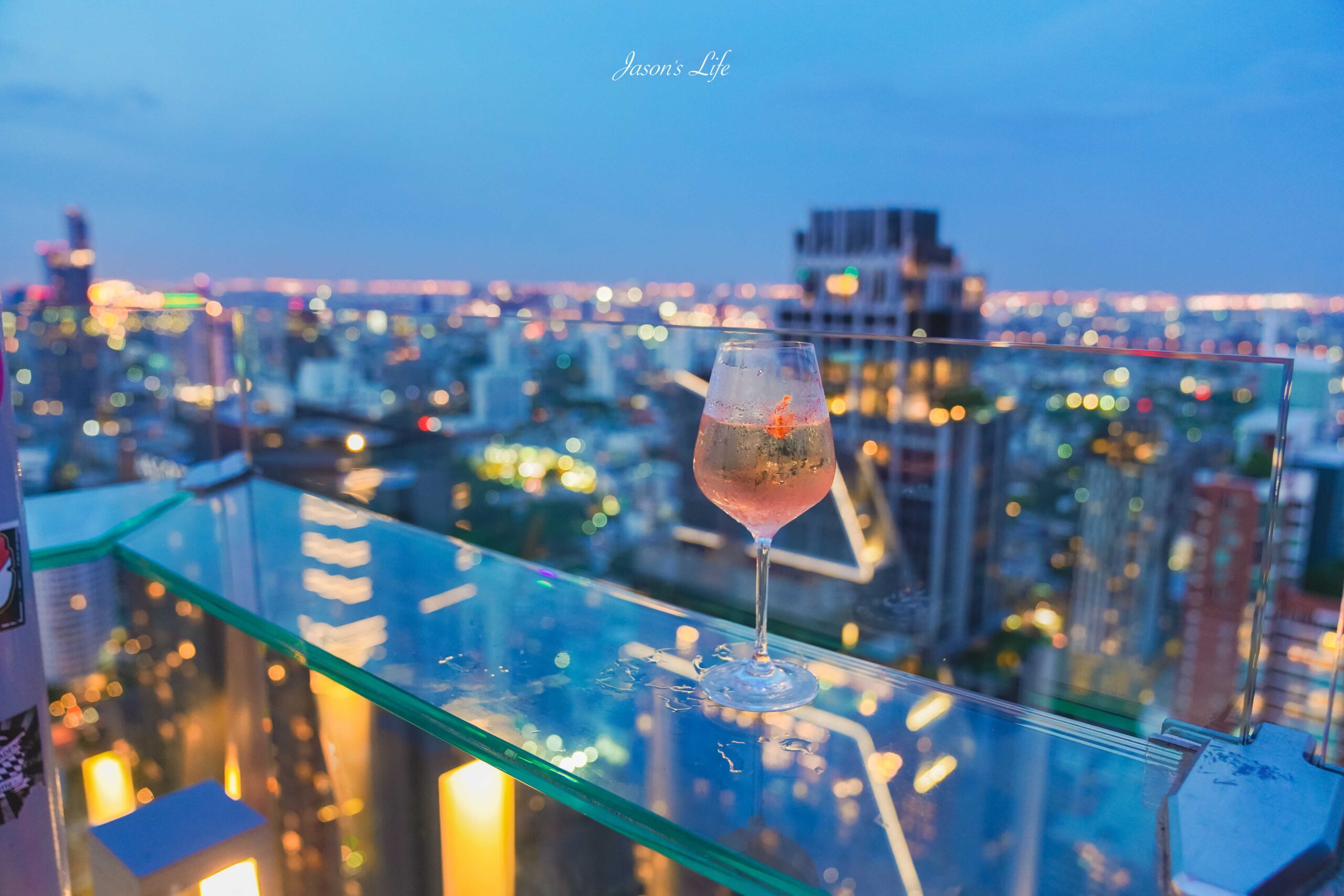 【泰國曼谷│景點】Tichuca Rooftop Bar 水母酒吧。曼谷最夯的高空酒吧，46樓高空酒吧美呆，一定要來感受音樂和氛圍 @Jason&#039;s Life