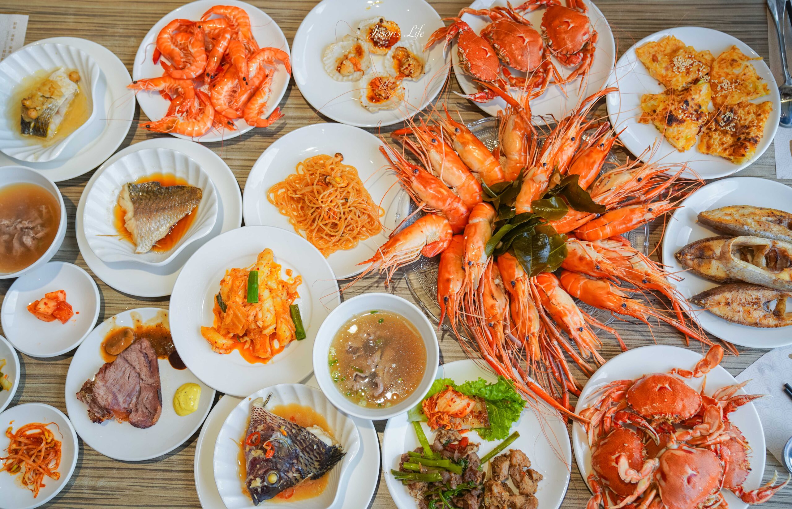 【台中南屯｜美食】太陽百匯(潮港城國際美食館)。釜山海鮮季，台中海鮮直送，10/01~11/30四人同行送巨無霸檸檬泰國蝦 @Jason&#039;s Life