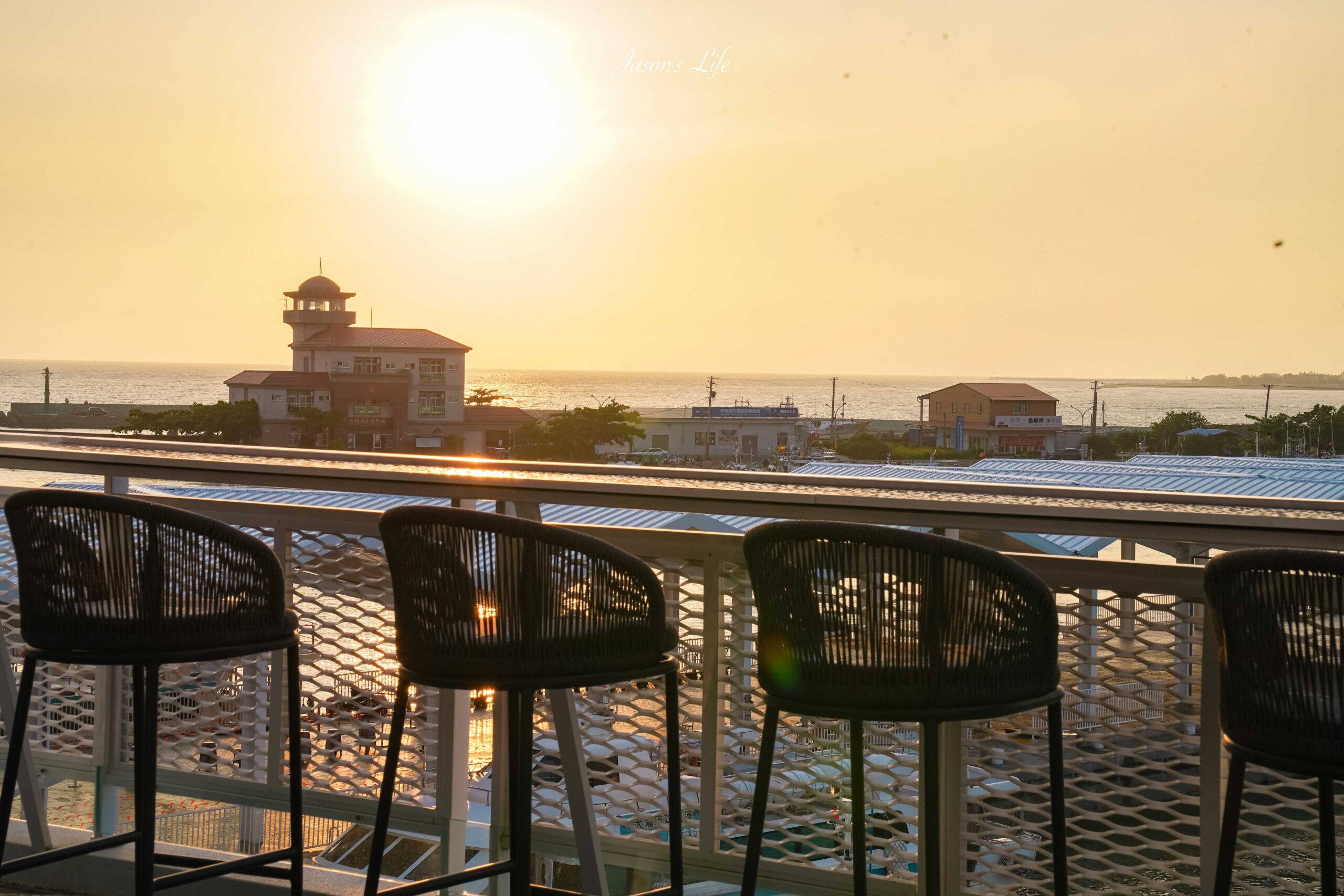 【屏東新園｜景點】甲板上The Deck景觀餐廳。屏東新開幕海景景觀餐騰，屋頂絕佳賞夕陽，氣氛好 @Jason&#039;s Life