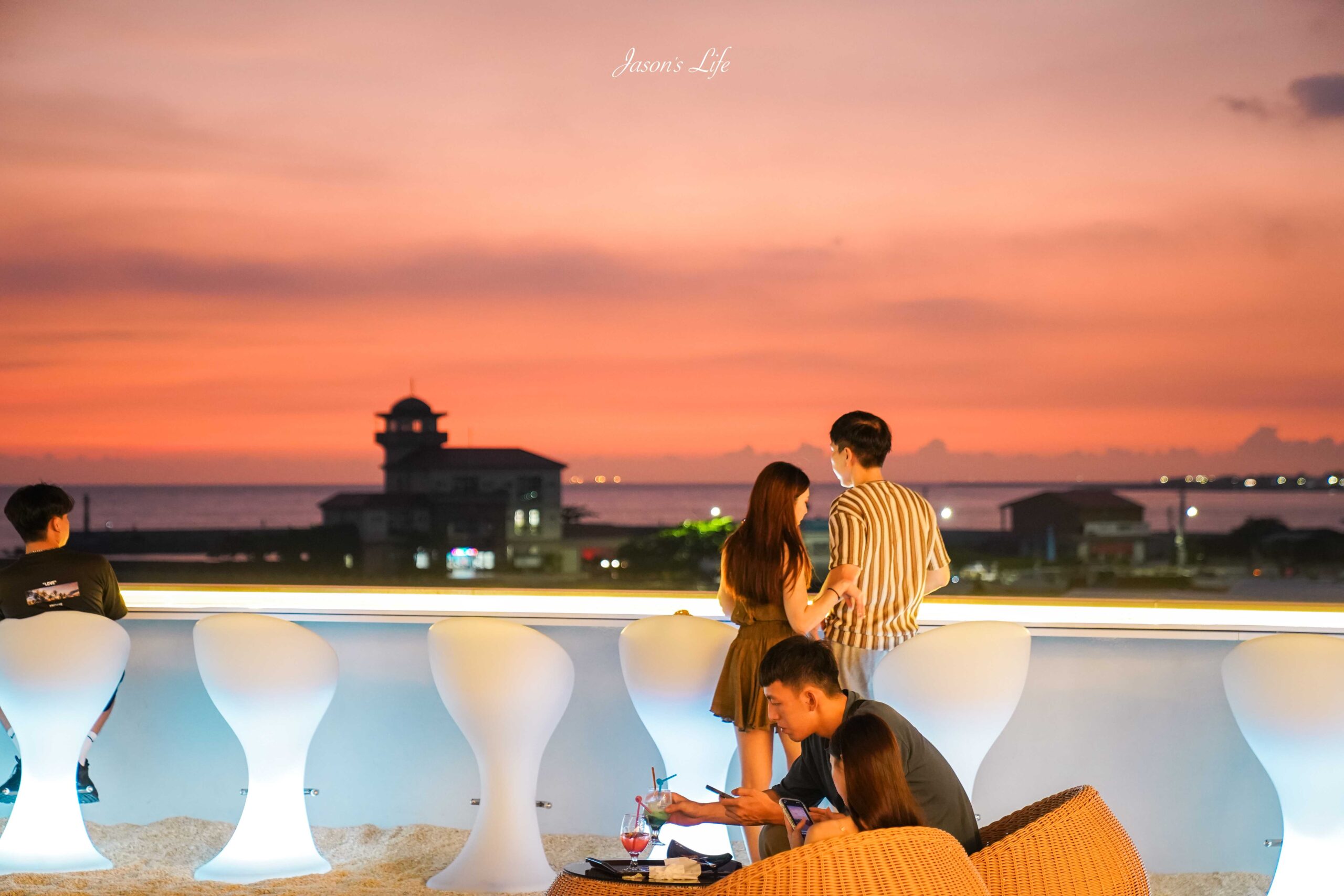 【屏東新園｜景點】甲板上The Deck景觀餐廳。屏東新開幕海景景觀餐騰，屋頂絕佳賞夕陽，氣氛好 @Jason&#039;s Life