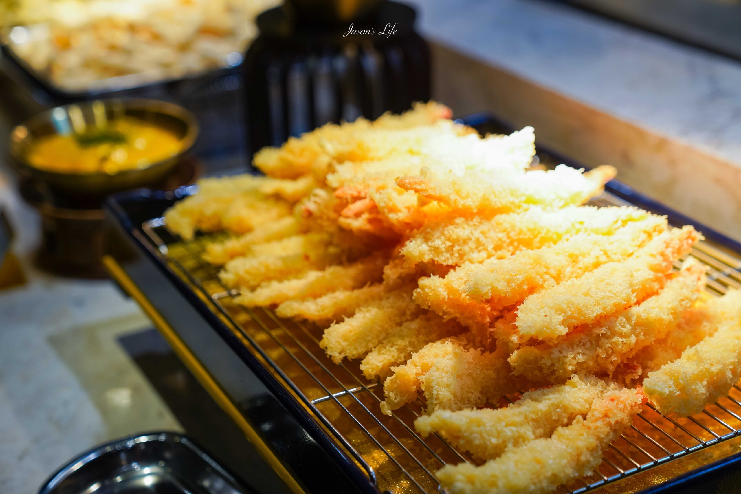 【台中南屯｜美食】太陽百匯(潮港城國際美食館)。釜山海鮮季，台中海鮮直送，10/01~11/30四人同行送巨無霸檸檬泰國蝦 @Jason&#039;s Life