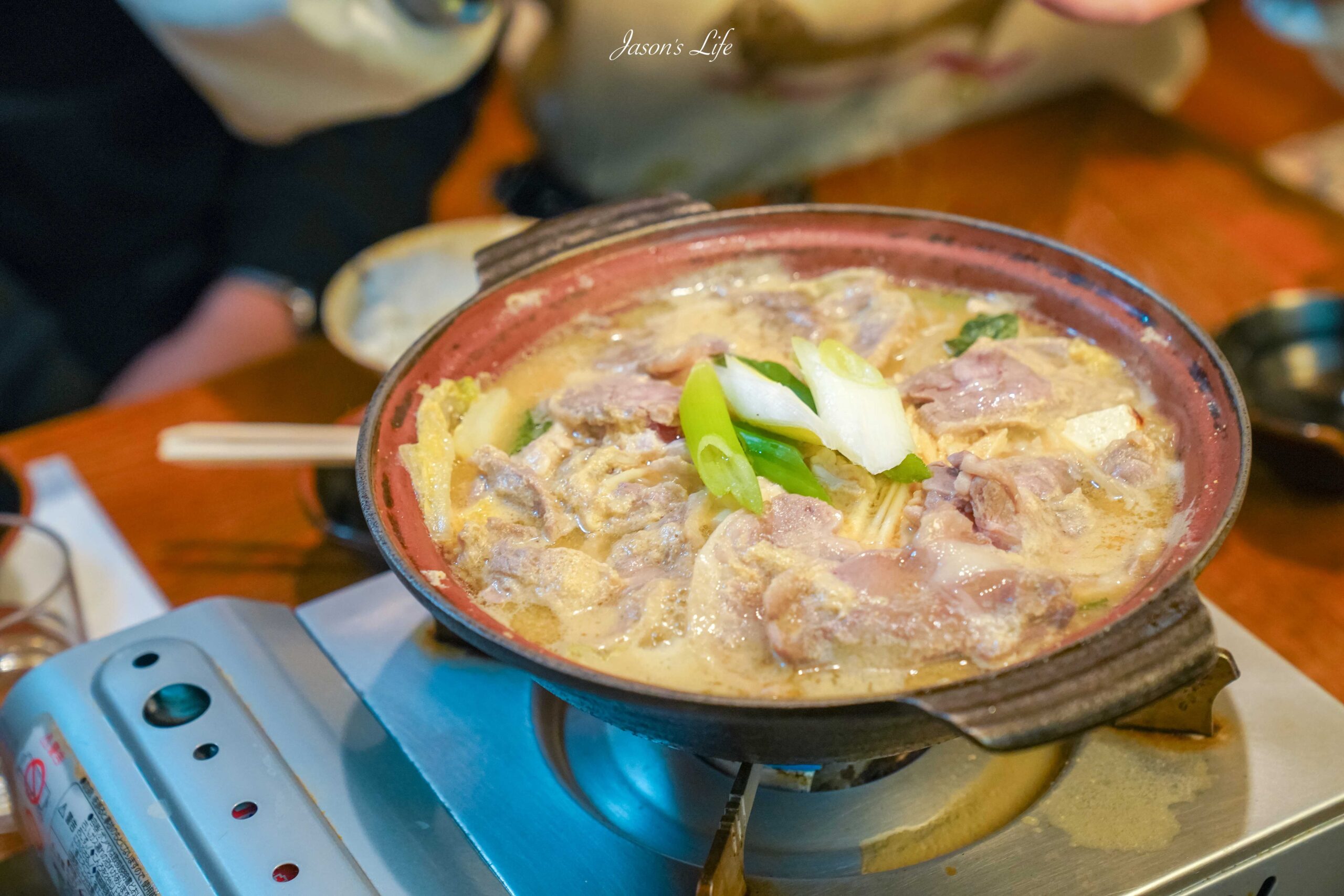 【北海道富良野｜美食】Kumagera(くまげら)。富良野美食推薦，強烈推薦一定要來嚐嚐炙燒和牛丼飯、和牛壽喜鍋，油脂美味 @Jason&#039;s Life