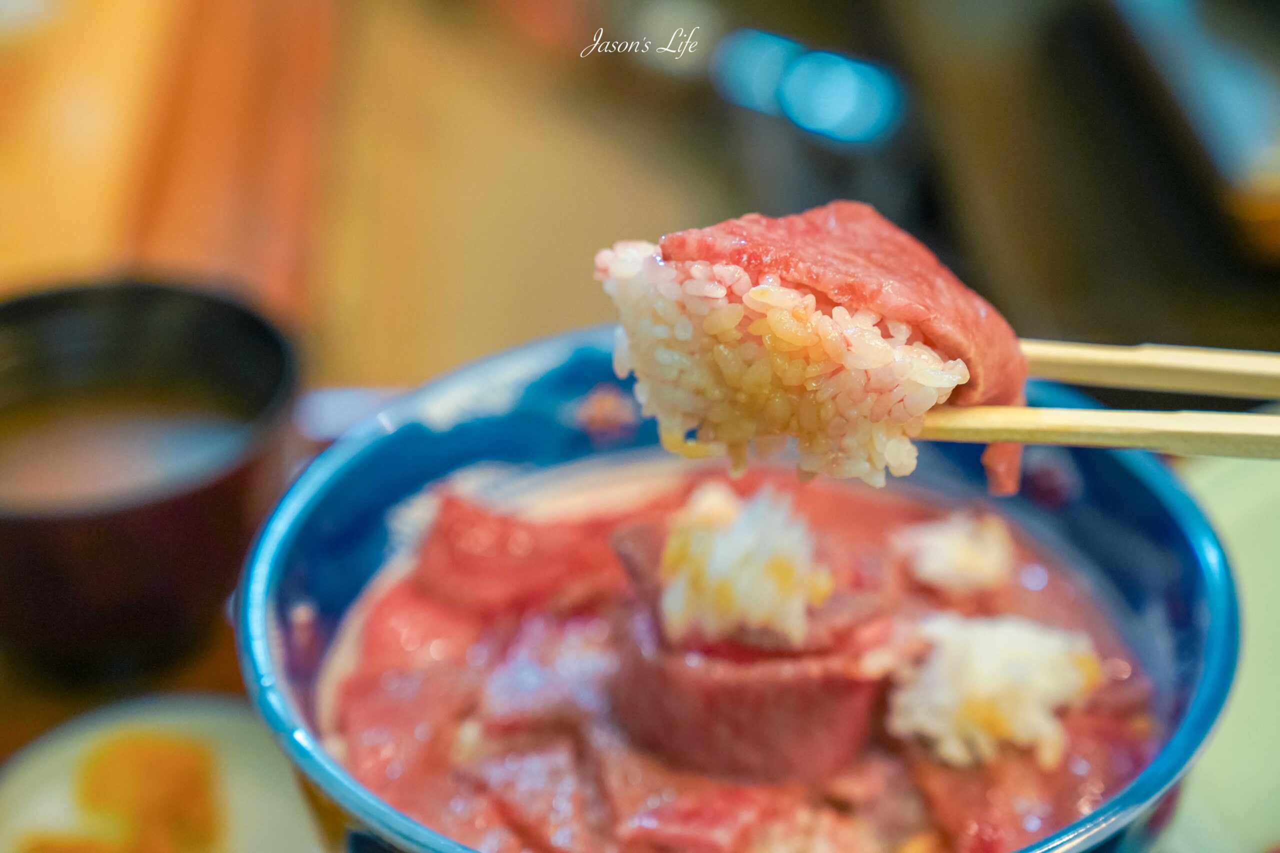 【北海道富良野｜美食】Kumagera(くまげら)。富良野美食推薦，強烈推薦一定要來嚐嚐炙燒和牛丼飯、和牛壽喜鍋，油脂美味 @Jason&#039;s Life