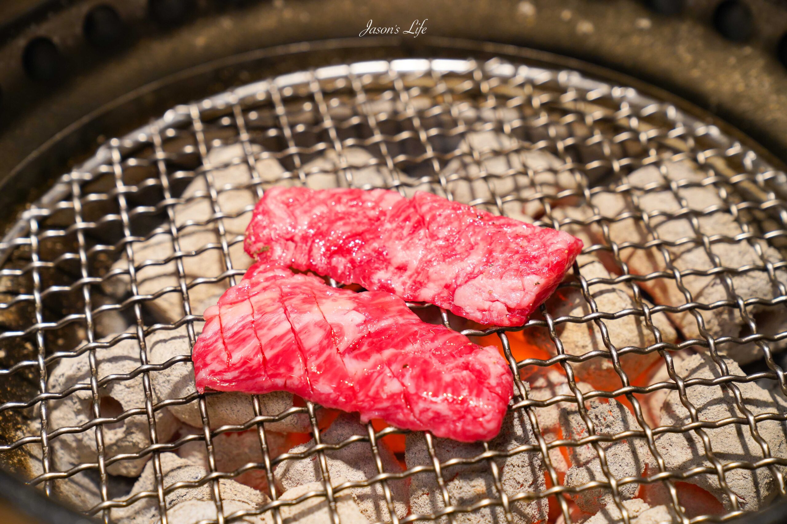 【台中西區｜美食】脂 板前炭火燒肉。日本和牛高端燒肉，專人代烤，古京都建築風格席坐榻榻米吃燒肉 @Jason&#039;s Life