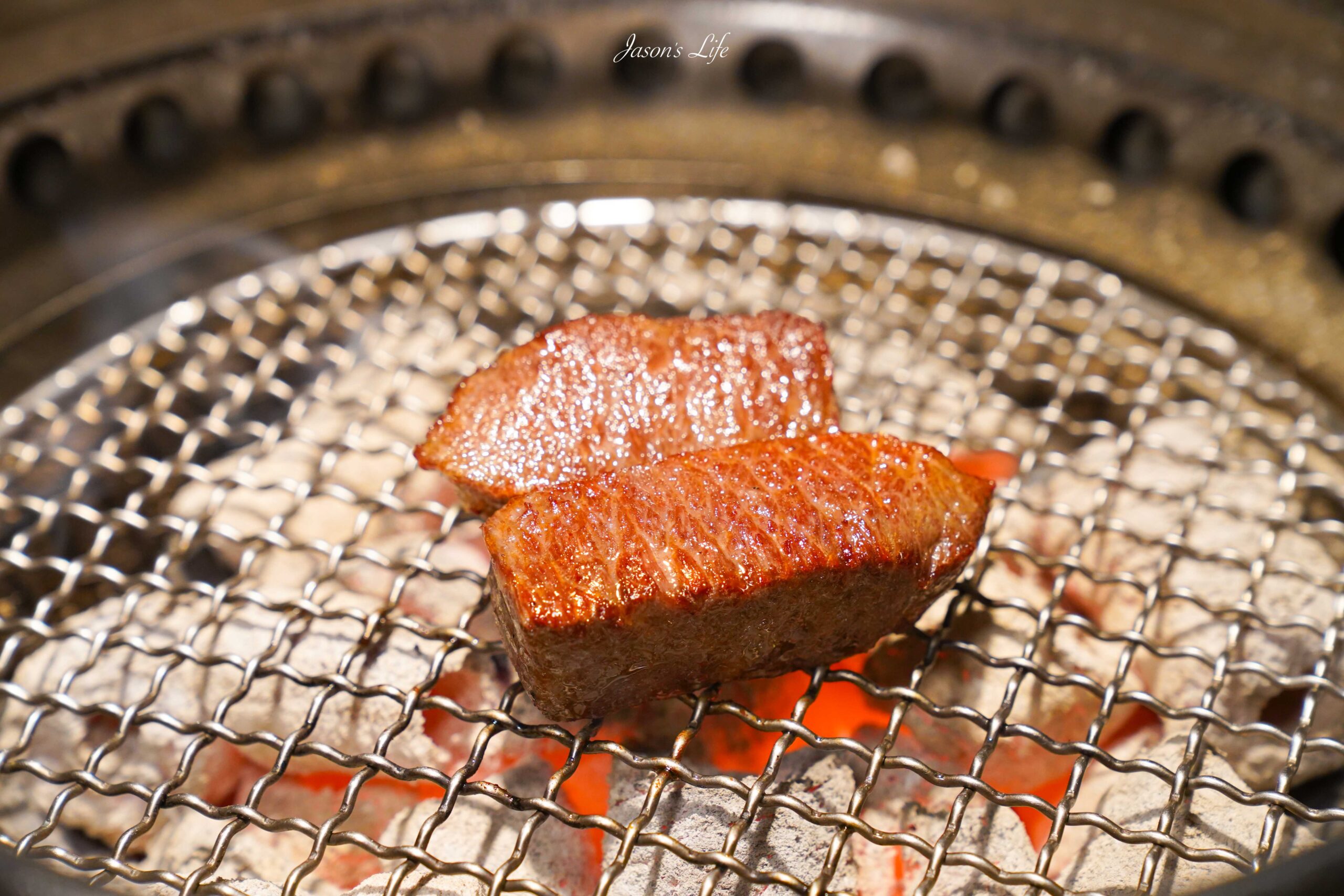 【台中西區｜美食】脂 板前炭火燒肉。日本和牛高端燒肉，專人代烤，古京都建築風格席坐榻榻米吃燒肉 @Jason&#039;s Life