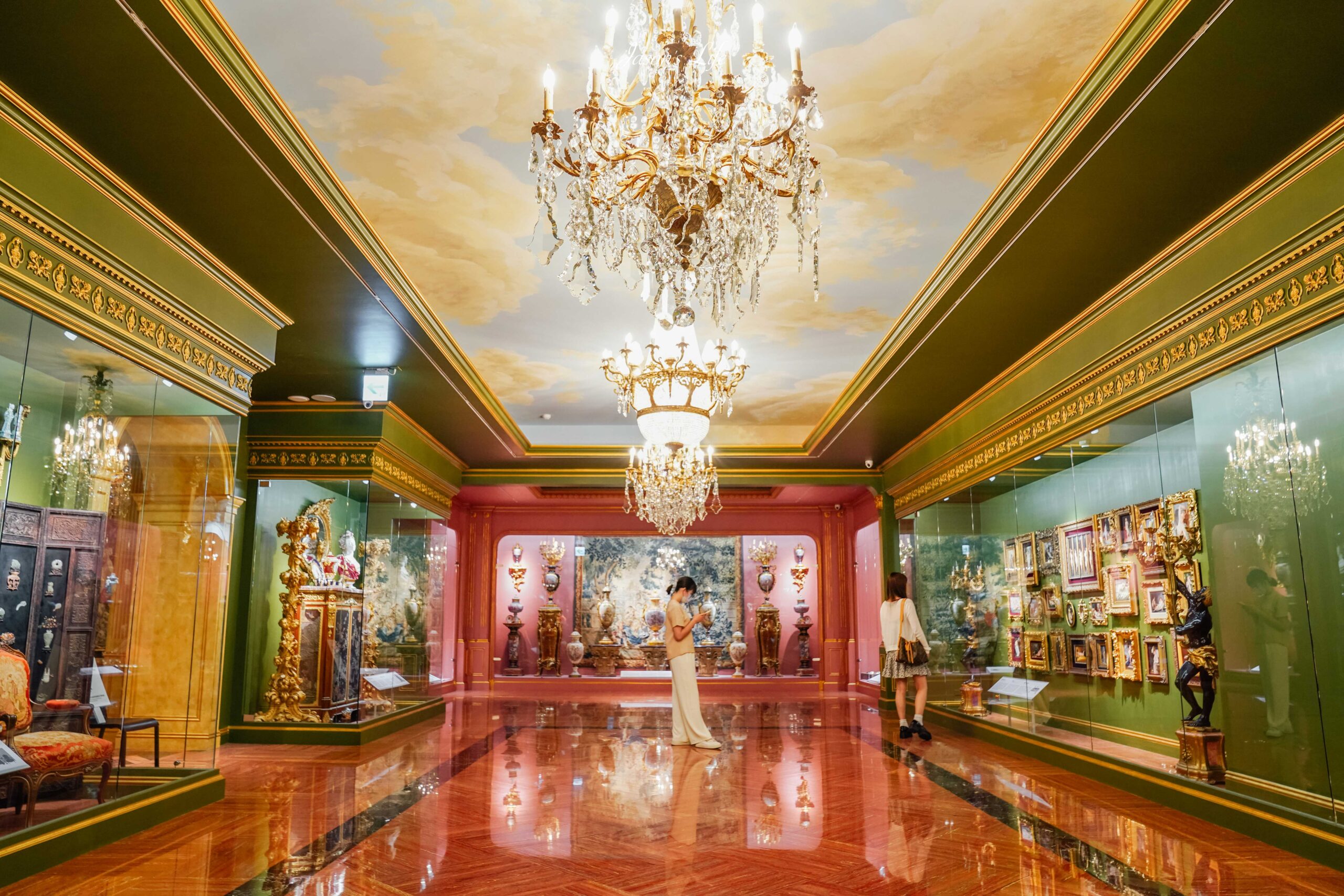 【高雄左營｜景點】莉・瓷藝博物館。2025年高雄左營新開幕博物館，走進歐洲皇室的瓷器藝術世界，超過3600件歐洲皇室瓷器超震撼 @Jason&#039;s Life