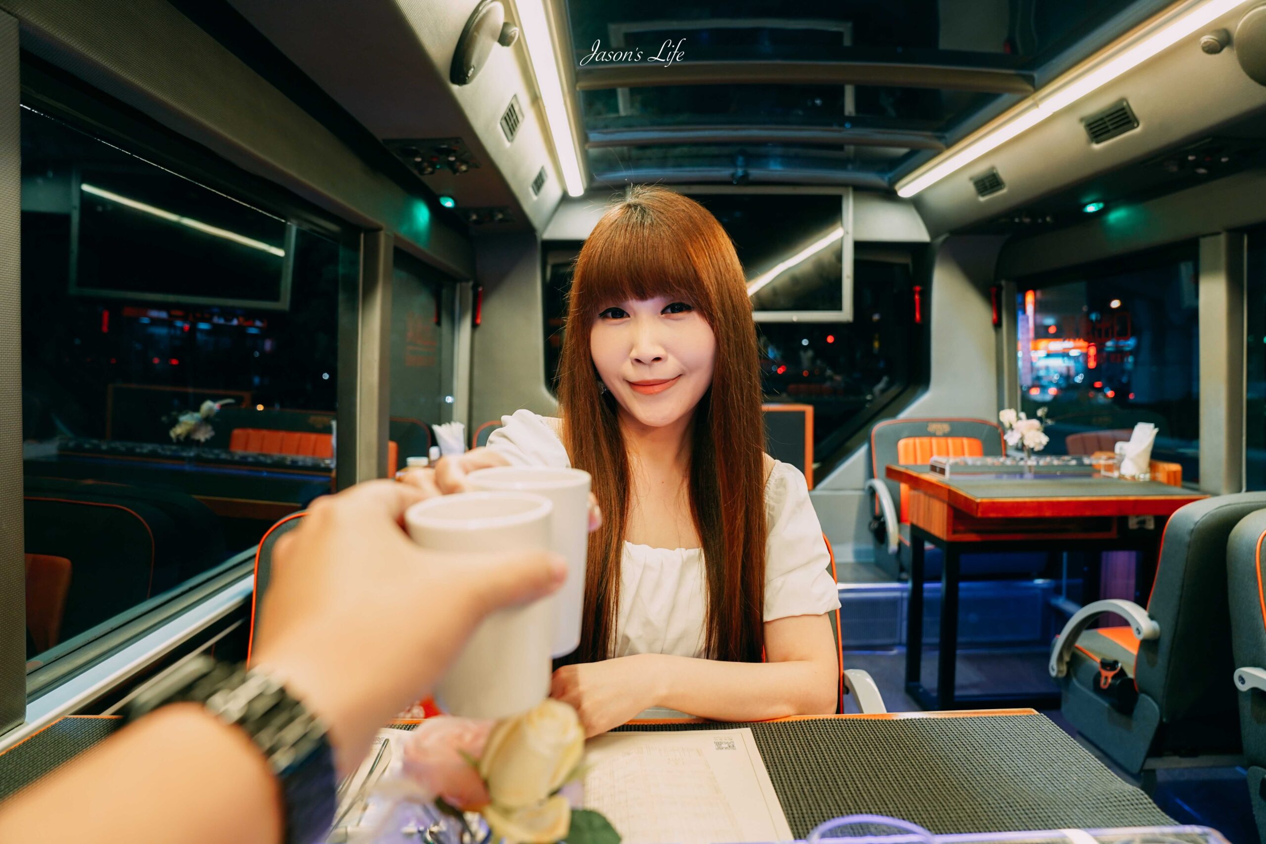 【台中南屯│美食】台中市雙層觀光餐車。2025年台中雙層觀光餐車開箱｜裕元下午茶＋晚餐傑克兄弟牛排、夜景饗宴一次滿足 @Jason&#039;s Life