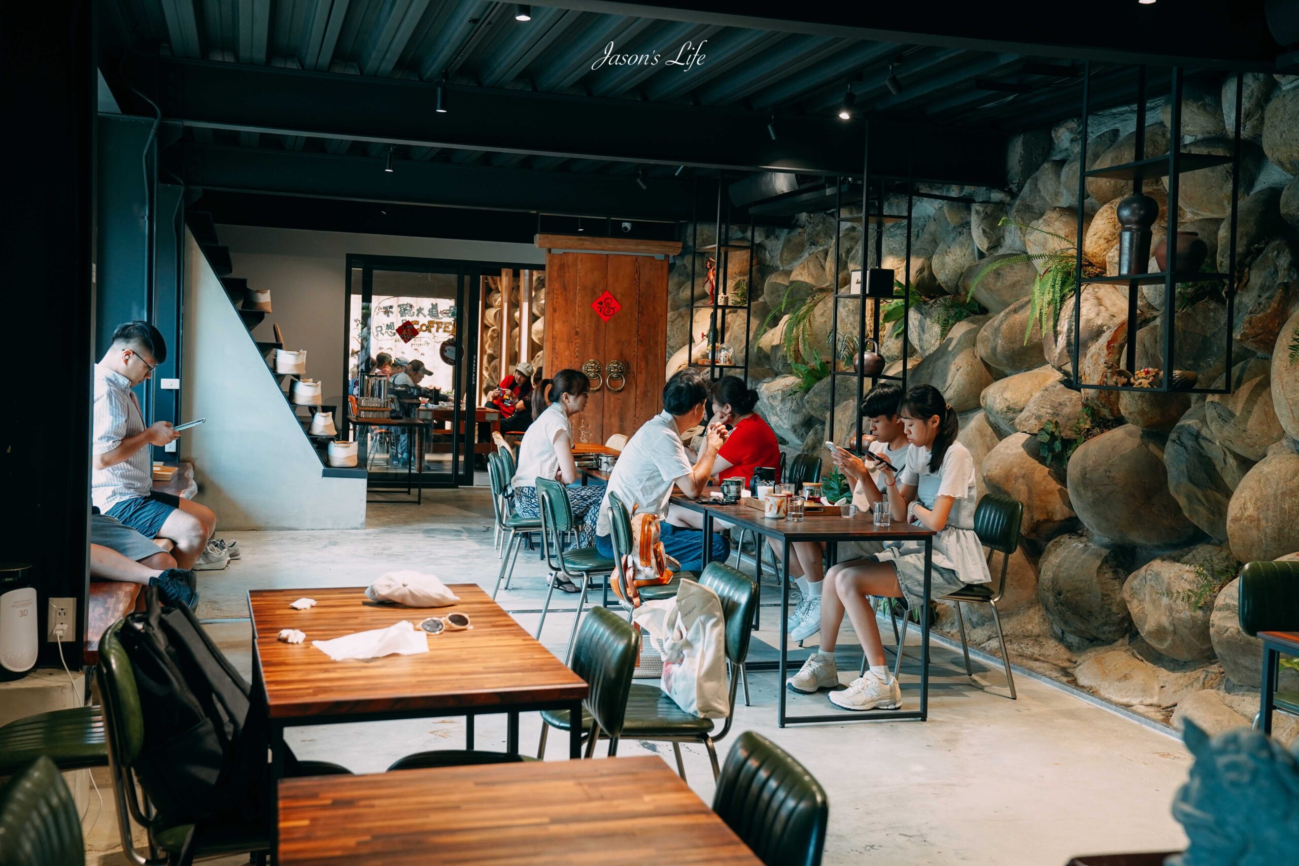【苗栗卓蘭｜美食】Project C3 Cafe。卓蘭秘境日式咖啡廳，榻榻米座位日式禪風 × 工業風混搭美學 @Jason&#039;s Life