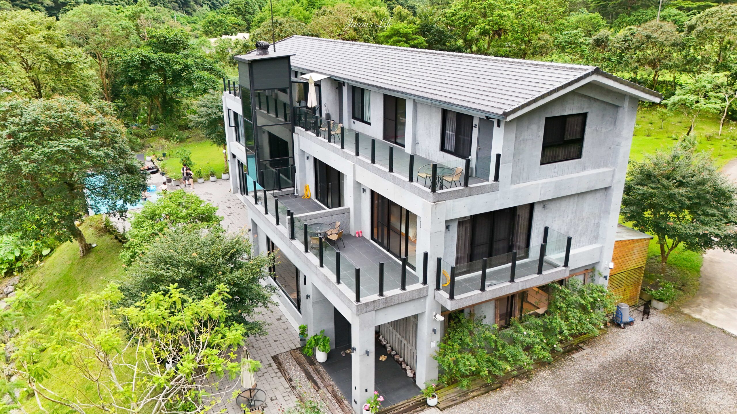 【宜蘭礁溪｜住宿】奶蜜之地 Milk&#038;Honey。宜蘭包棟民宿推薦，與自然共舞的度假天堂，大片草皮及山景戲水池 @Jason&#039;s Life