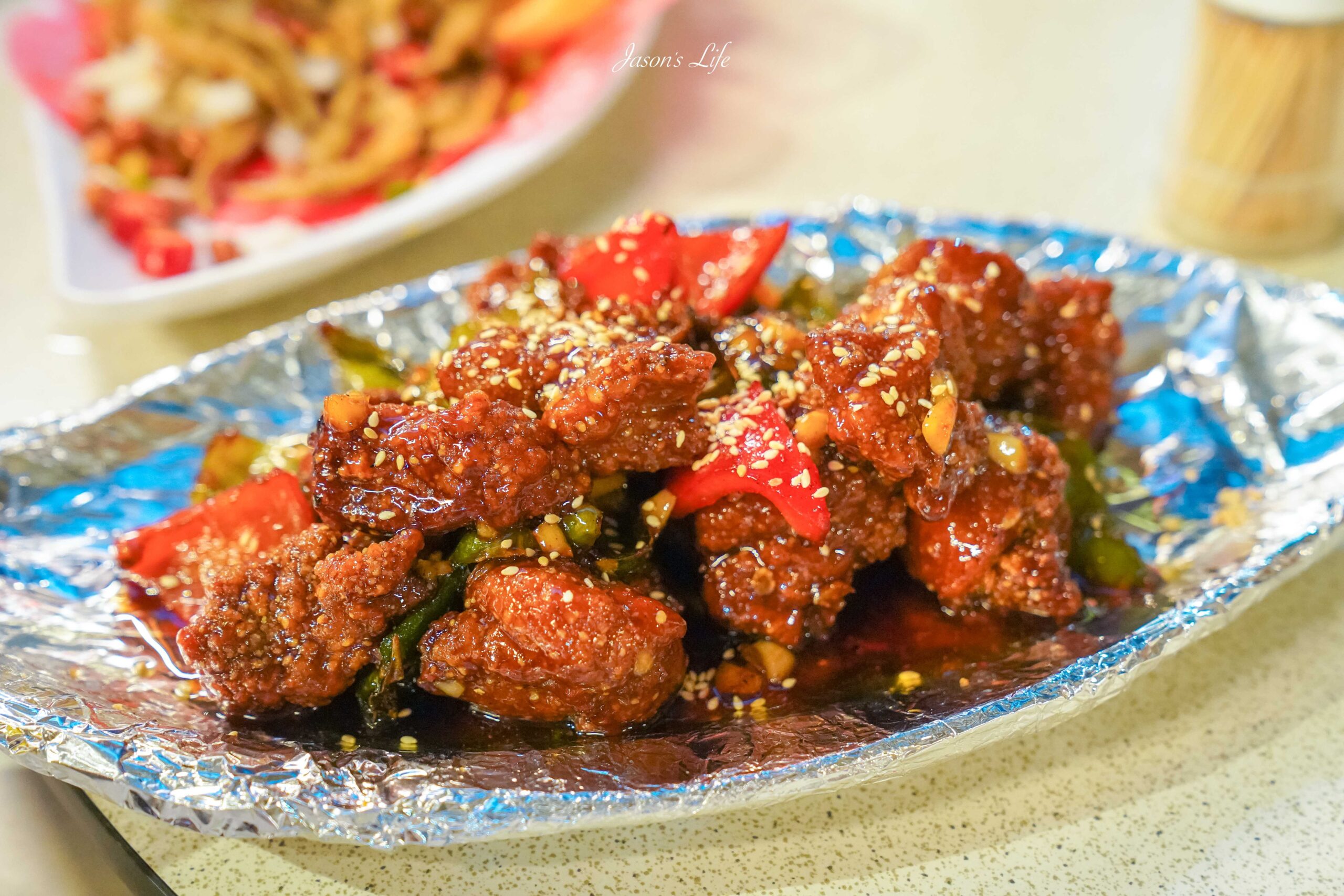 【屏東三地門｜美食】屏東三地門向陽草魚土雞城。在山林間品嚐道地放山雞的美味饗宴，可眺望85大樓和夕陽 @Jason&#039;s Life