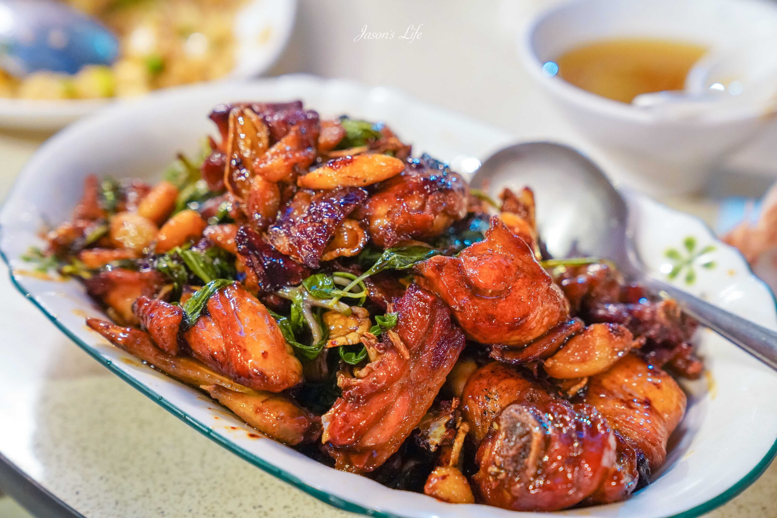 【屏東三地門｜美食】屏東三地門向陽草魚土雞城。在山林間品嚐道地放山雞的美味饗宴，可眺望85大樓和夕陽 @Jason&#039;s Life