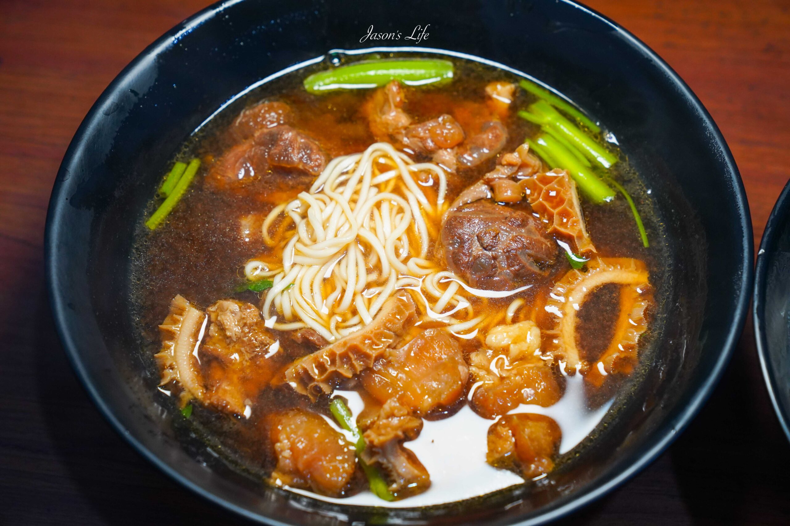 【台中烏日｜美食】一戶牛肉麵。烏日必吃美食推薦，湯頭濃郁、肉量實在的平價牛肉麵 @Jason&#039;s Life