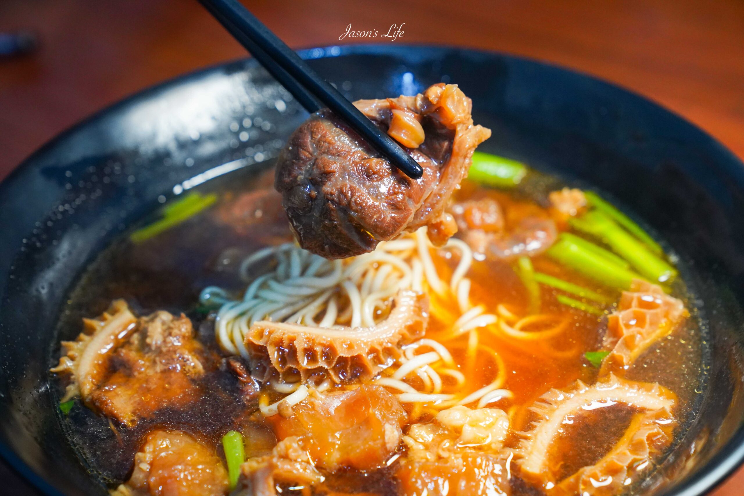 【台中烏日｜美食】一戶牛肉麵。烏日必吃美食推薦，湯頭濃郁、肉量實在的平價牛肉麵 @Jason&#039;s Life