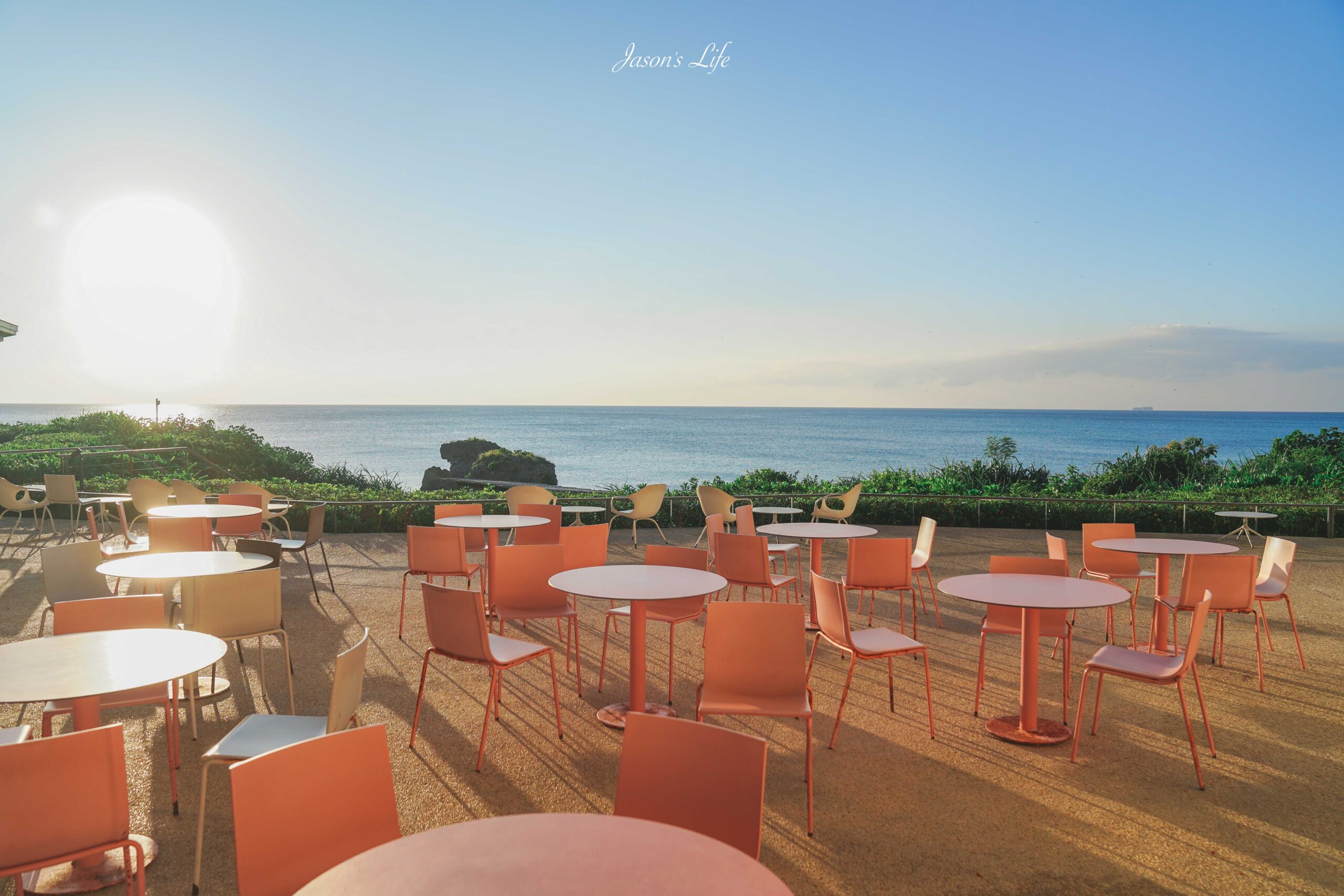 【日本沖繩│景點】沖繩読谷村 BANTA CAFE。海景日落咖啡廳推薦，星野集團打造的夢幻打卡點，隱藏著一處秘境海灘 @Jason&#039;s Life