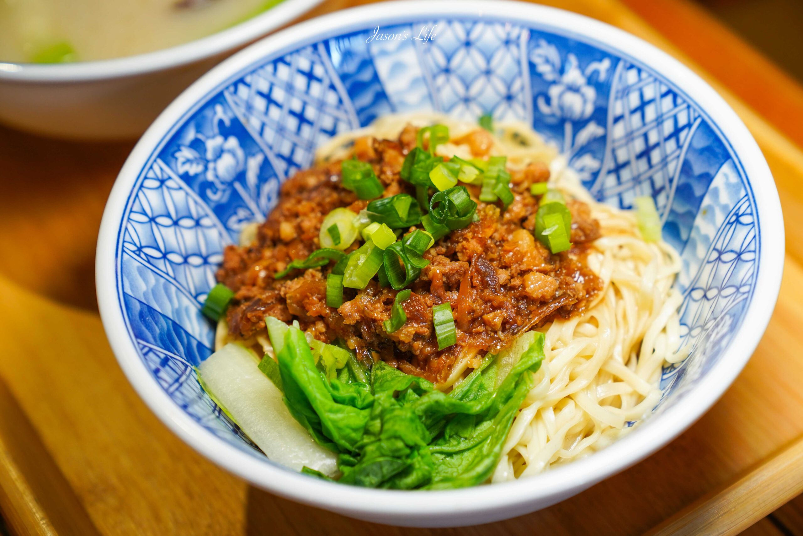 【台中西區｜美食】囍多意麵 向上總店。銅板美食，一碗意麵只要39元，傳承老味道的平價小吃，美味意麵飄香整條街 @Jason&#039;s Life