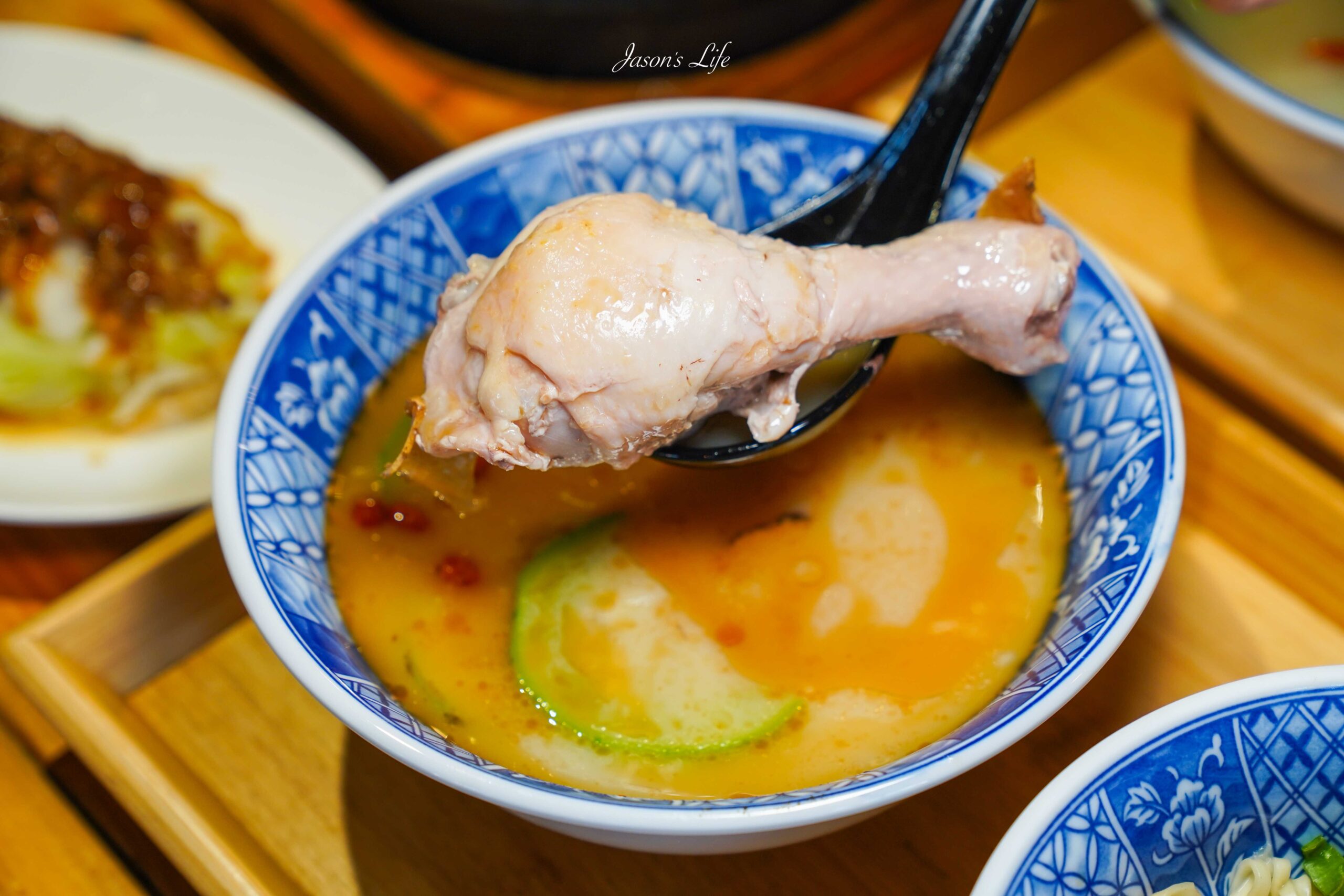 【台中西區｜美食】囍多意麵 向上總店。銅板美食，一碗意麵只要39元，傳承老味道的平價小吃，美味意麵飄香整條街 @Jason&#039;s Life