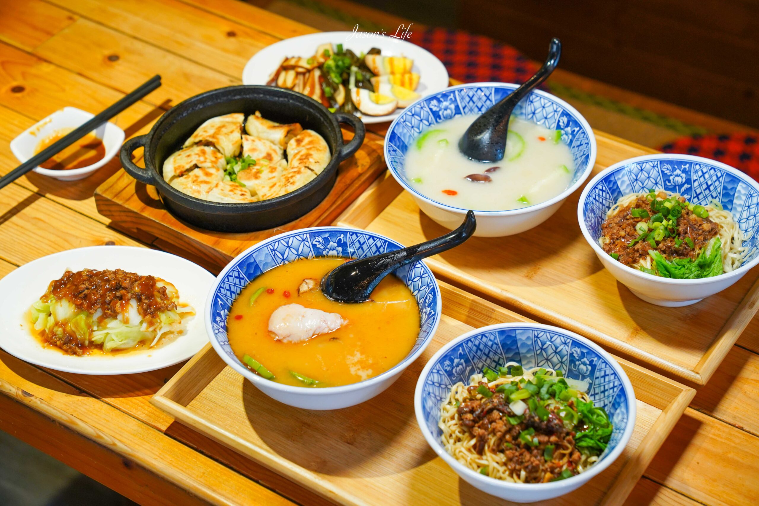 【台中西區｜美食】囍多意麵 向上總店。銅板美食，一碗意麵只要39元，傳承老味道的平價小吃，美味意麵飄香整條街 @Jason&#039;s Life