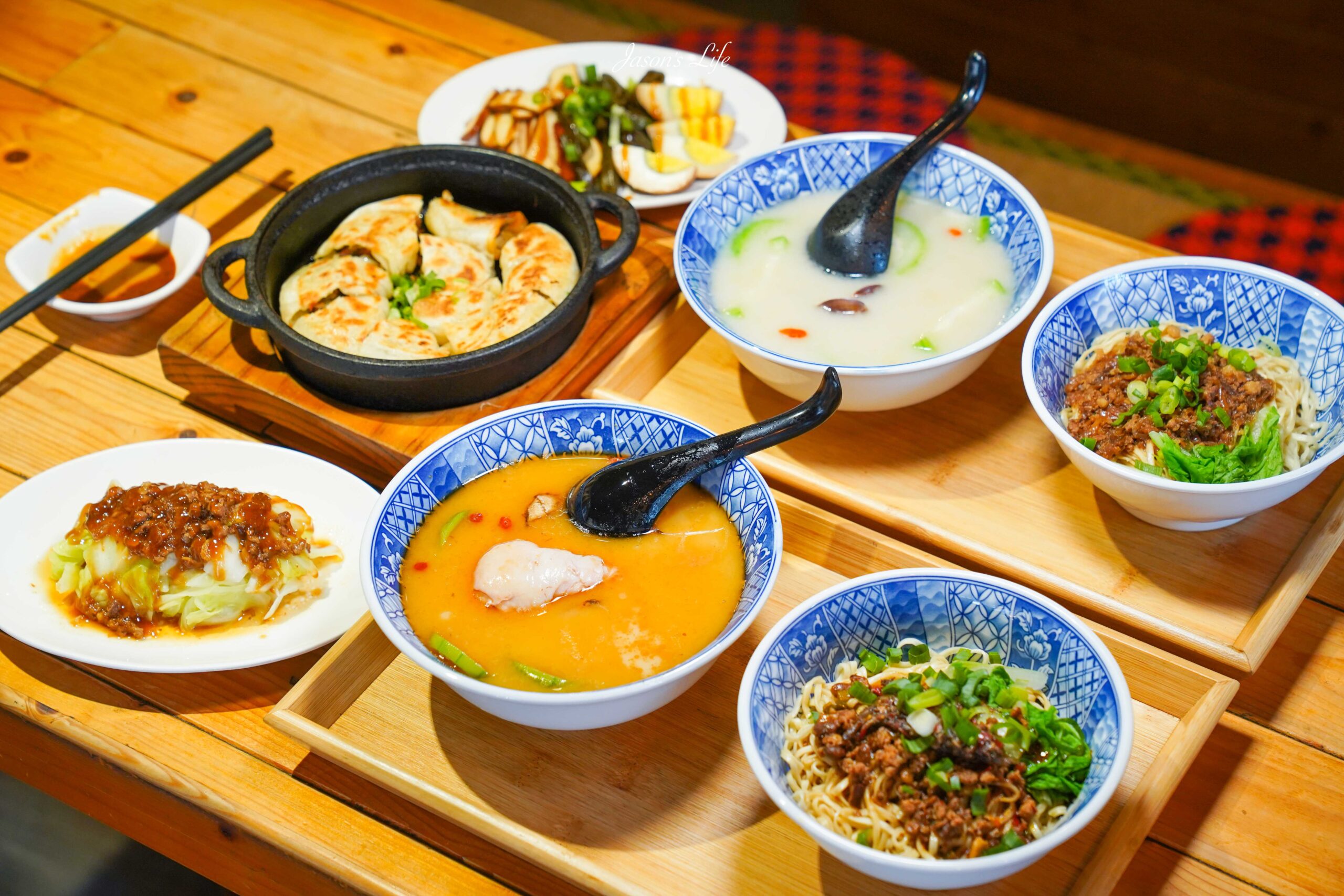 【台中西區｜美食】囍多意麵 向上總店。銅板美食，一碗意麵只要39元，傳承老味道的平價小吃，美味意麵飄香整條街 @Jason&#039;s Life