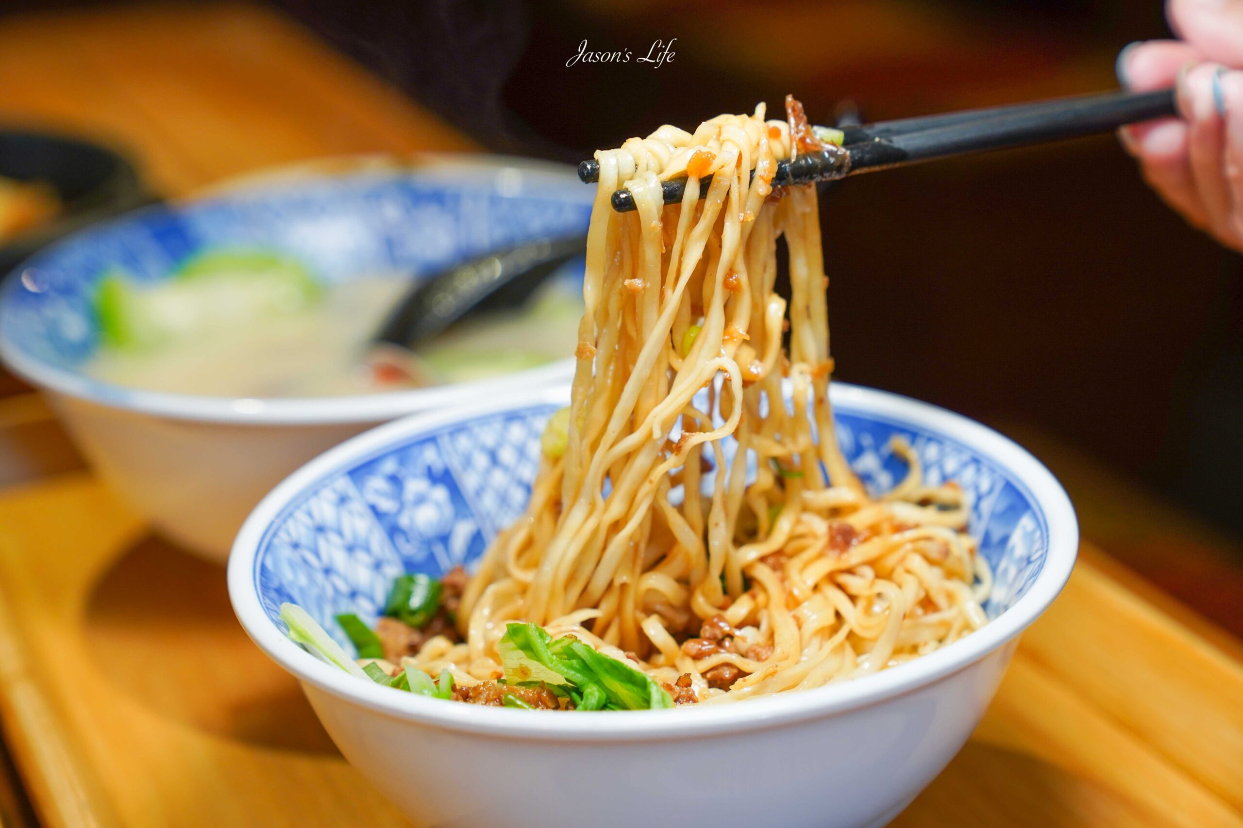 【台中西區｜美食】囍多意麵 向上總店。銅板美食，一碗意麵只要39元，傳承老味道的平價小吃，美味意麵飄香整條街 @Jason&#039;s Life