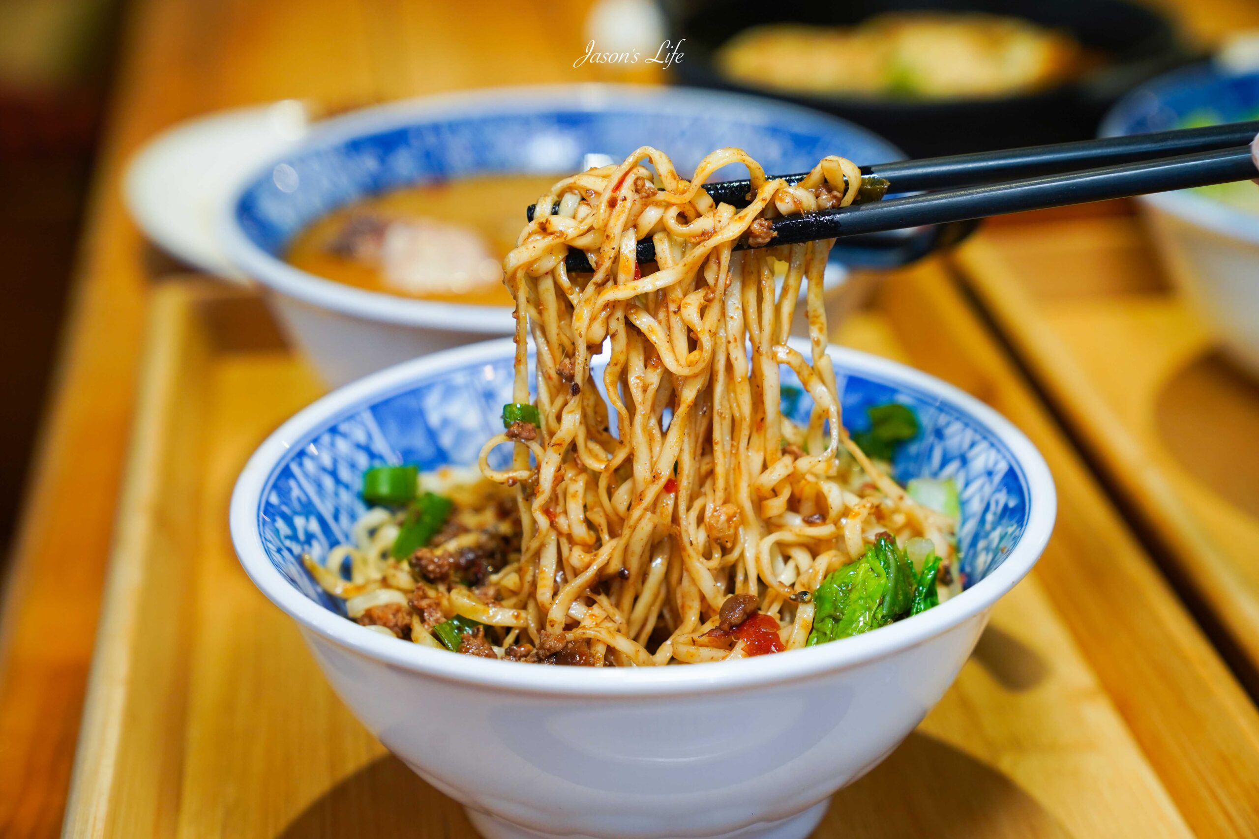 【台中西區｜美食】囍多意麵 向上總店。銅板美食，一碗意麵只要39元，傳承老味道的平價小吃，美味意麵飄香整條街 @Jason&#039;s Life