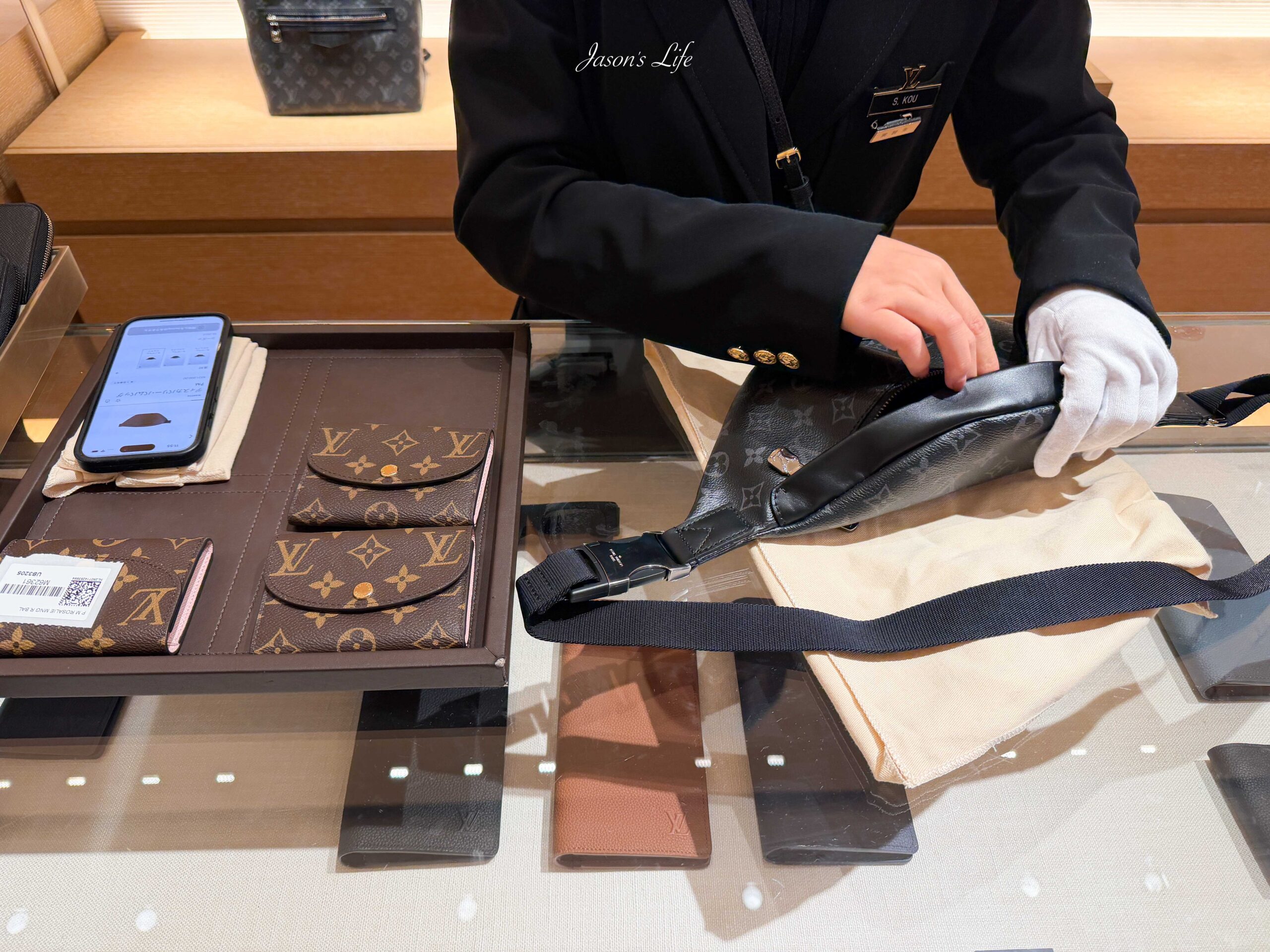 【日本沖繩|購物】沖繩DFS免稅店Louis Vuitton。來個專屬沖繩風獅爺燙金LOGO,當作沖繩紀念品吧 @Jason's Life