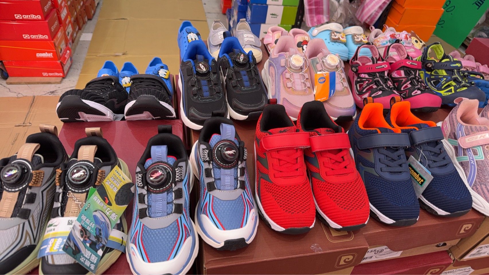 【苗栗竹南｜特賣情報】竹南聯合特賣會。風雪狼石墨烯科技保暖外套，特價鞋款390元起 @Jason&#039;s Life