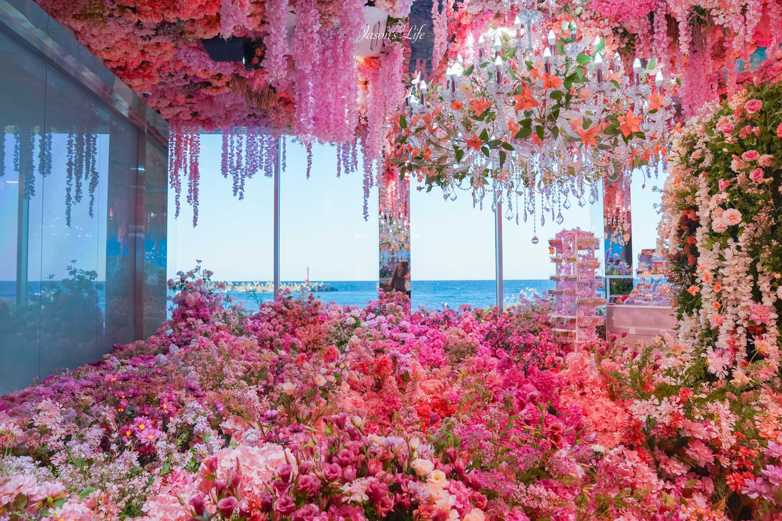 【韓國濟州｜美食】Super Flower(수퍼플라워)。最新花藝系網美咖啡廳，柔美花海、浮誇佈置，超有儀式感 @Jason&#039;s Life