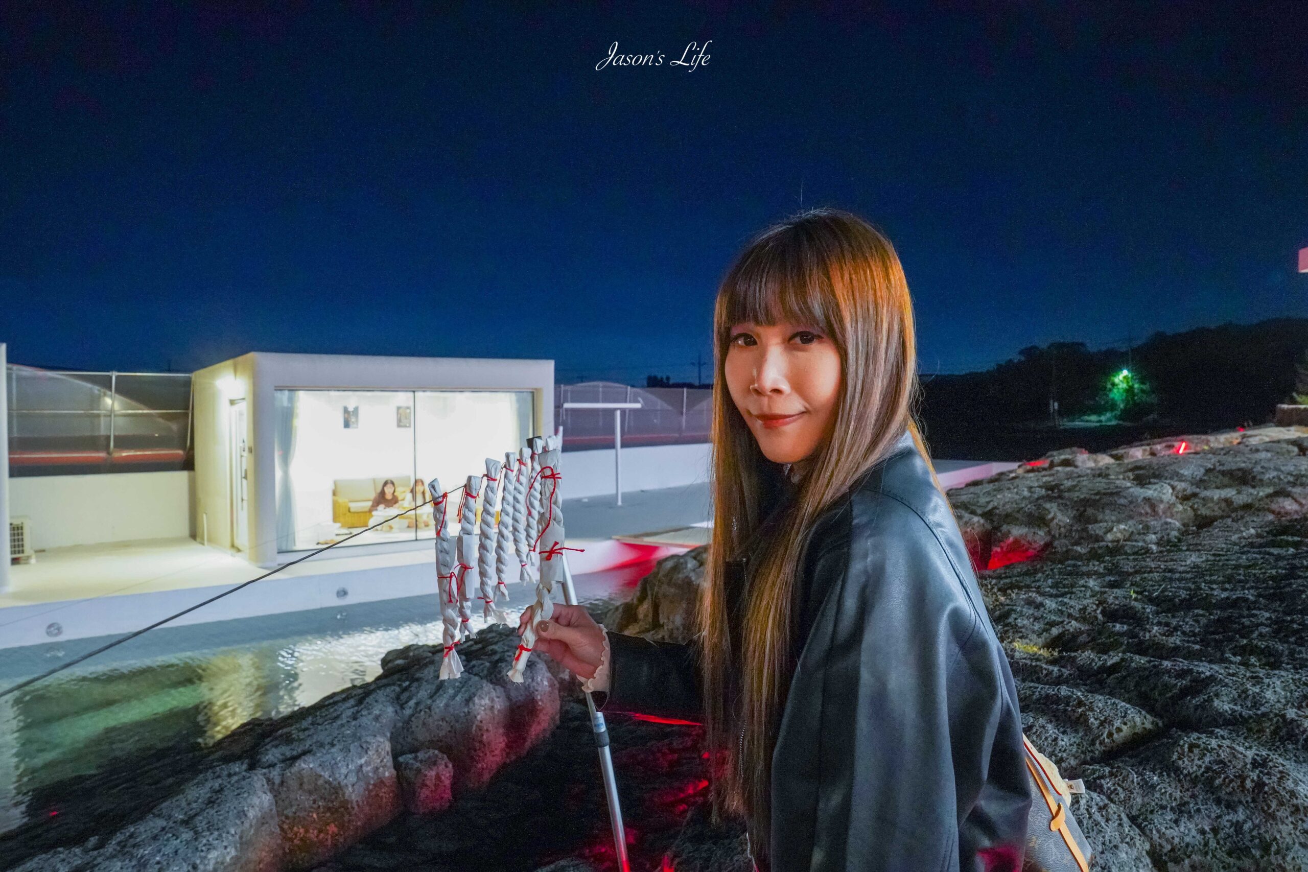 【韓國濟州│美食】濟州熔岩咖啡廳FloWave Cafe(플로웨이브)。濟州島咖啡廳推薦，火山熔岩氛圍感爆棚，還有落火表演，必訪咖啡廳 @Jason&#039;s Life