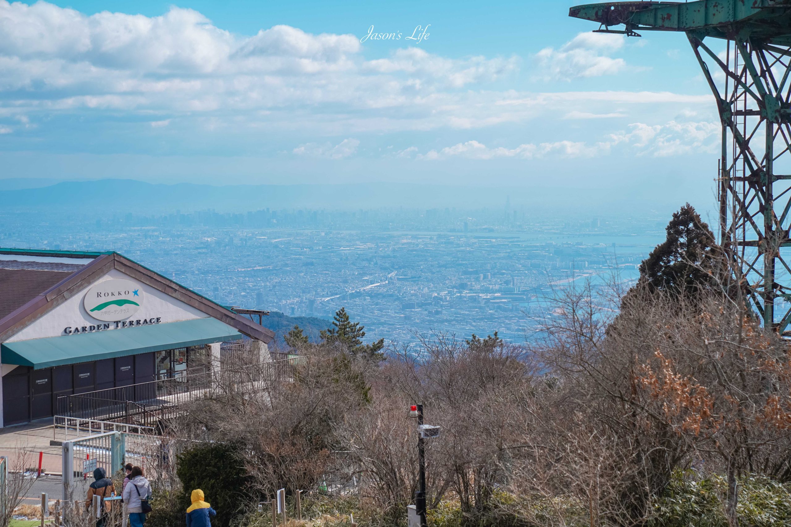 【日本神戶｜景點】六甲山花園展望台。搭乘六甲山有馬溫泉纜車，神戶百萬夜景及空中盪鞦韆，異國風情花園造景，兵庫縣自由行必去 @Jason's Life