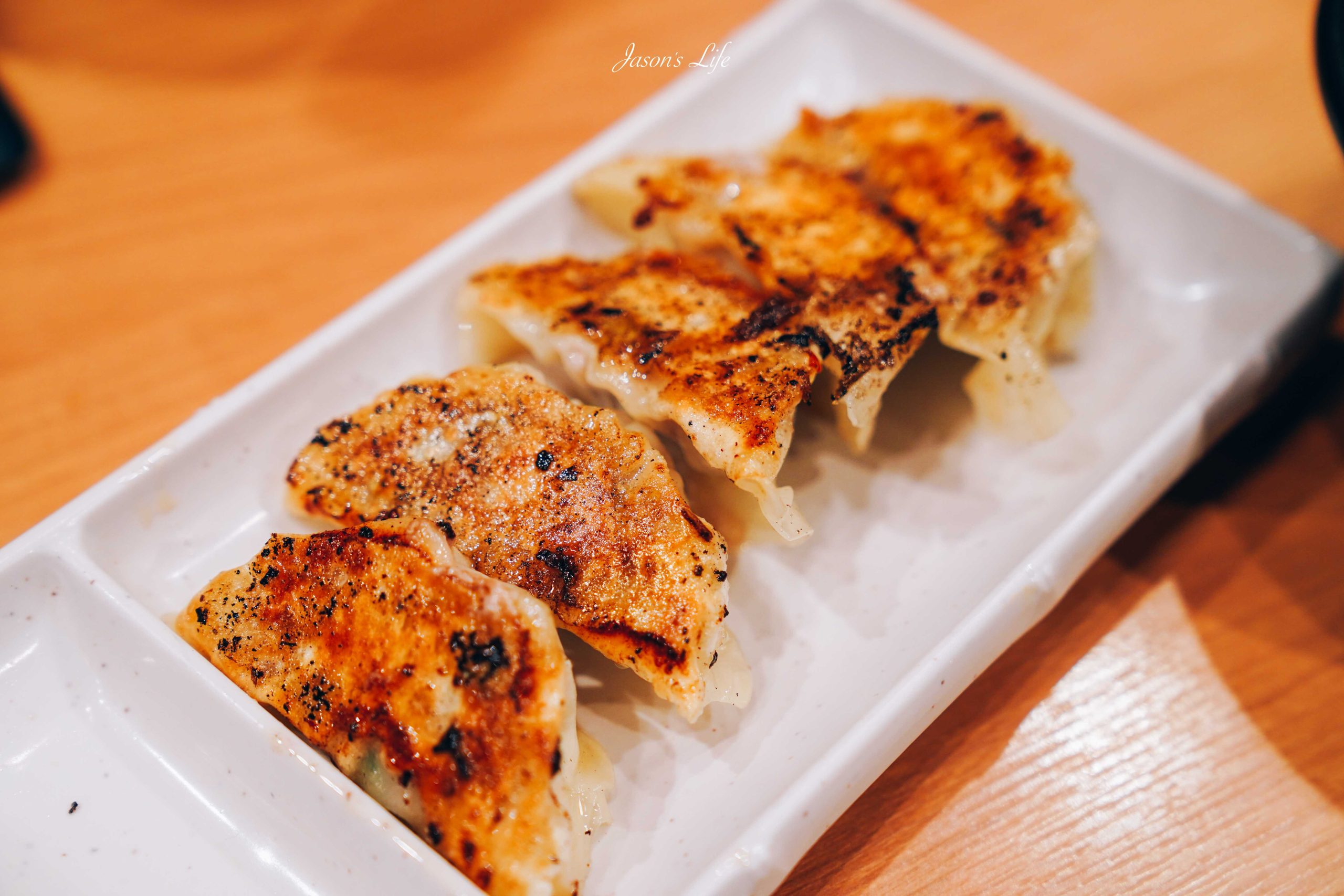 【日本神戶|美食】神戶賀正軒拉麵三宮店。濃厚豚骨湯頭代表名店,四種風味拉麵,蒜味也超推薦,三宮必吃拉麵推薦 @Jason's Life