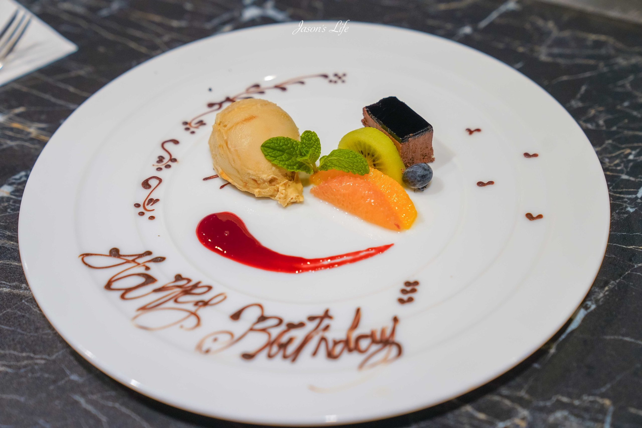 【日本神戶｜美食】MOURIYAモーリヤ 三宮店。神戶牛排推薦，鐵板燒百年名店，A5神戶牛入口即化的極致美味 @Jason's Life