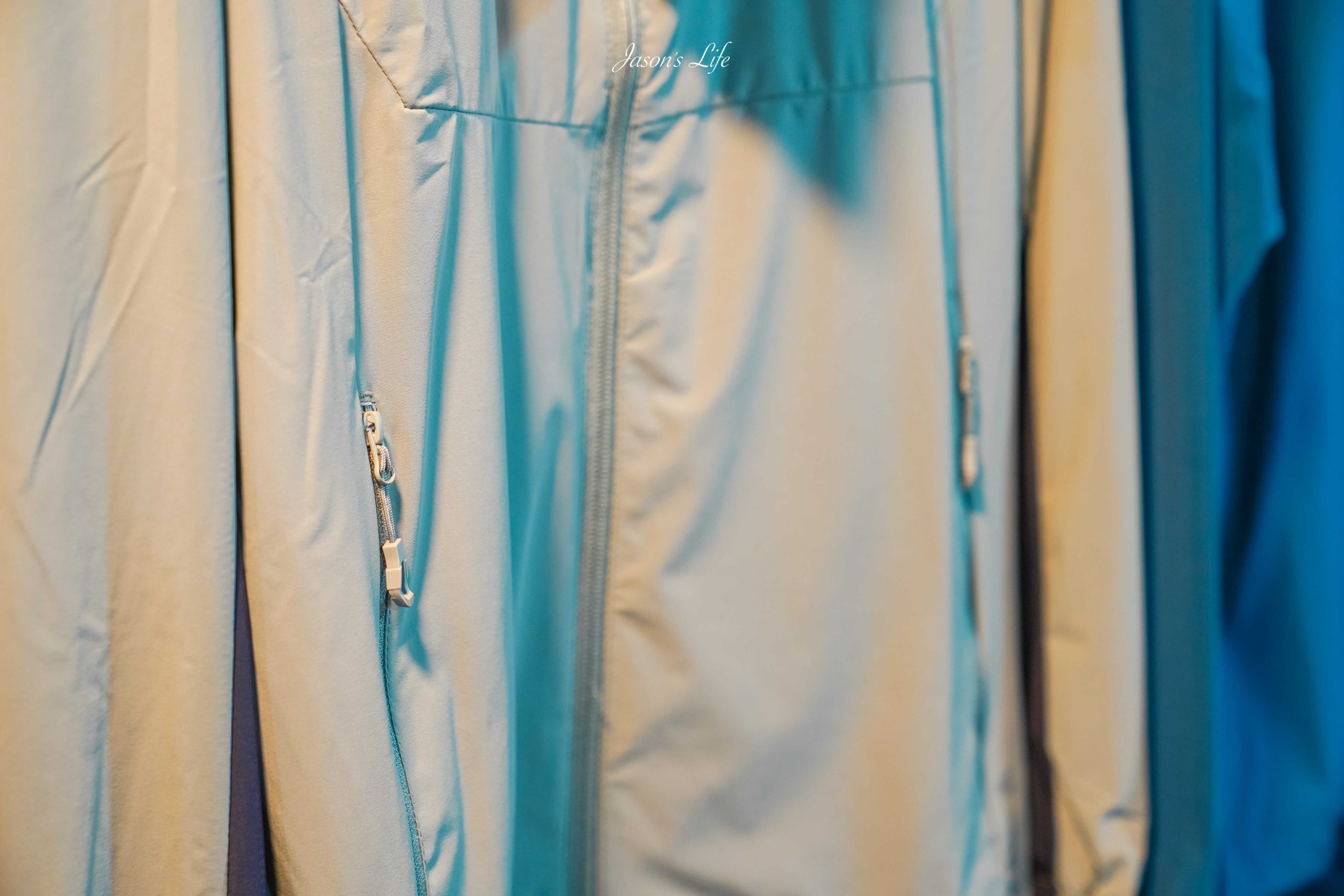 【台北中山｜特賣情報】風雪狼獨家代理特賣會。夏季款透氣冰絲上衣，冬季款下殺石墨烯外套特價中 @Jason's Life