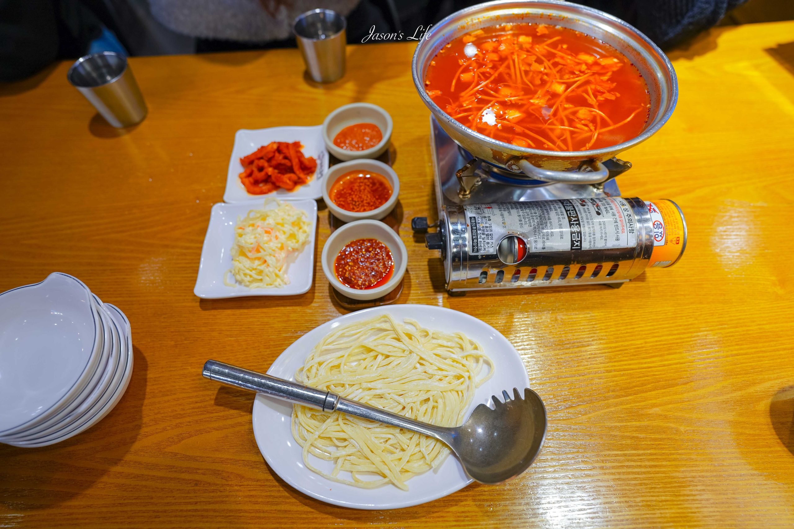 【韓國首爾｜美食】미쓰족발 서울명동점(Myth豬腳明洞店)。明洞美食推薦，1987年老店、豬腳套餐＋排骨湯，首爾必吃推薦 @Jason's Life