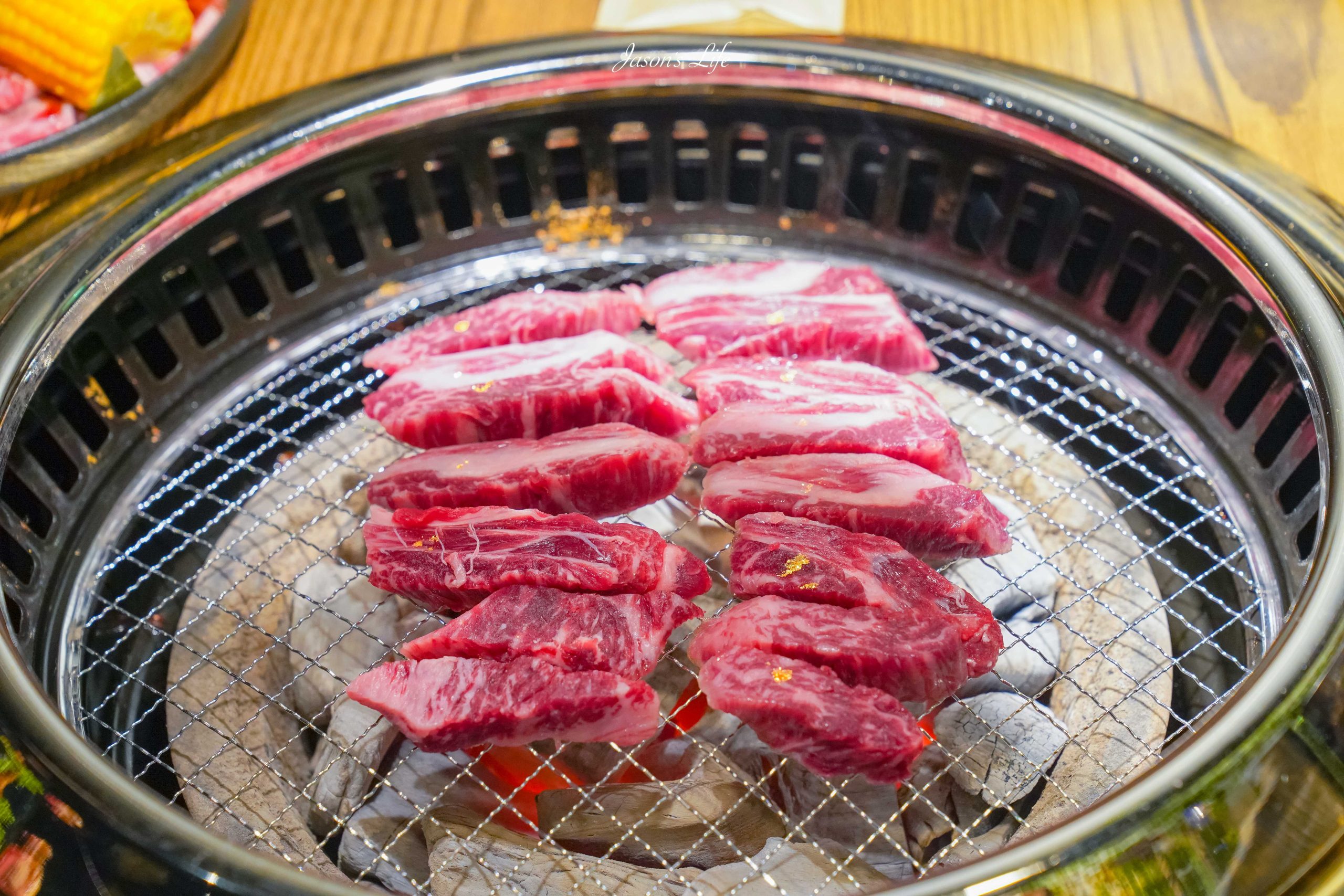 【韓國首爾｜美食】태초갈비 명동점(太初排骨明洞店)。明洞韓牛烤肉開箱，超詳細評測：古早味韓式烤肉的正宗滋味 @Jason's Life