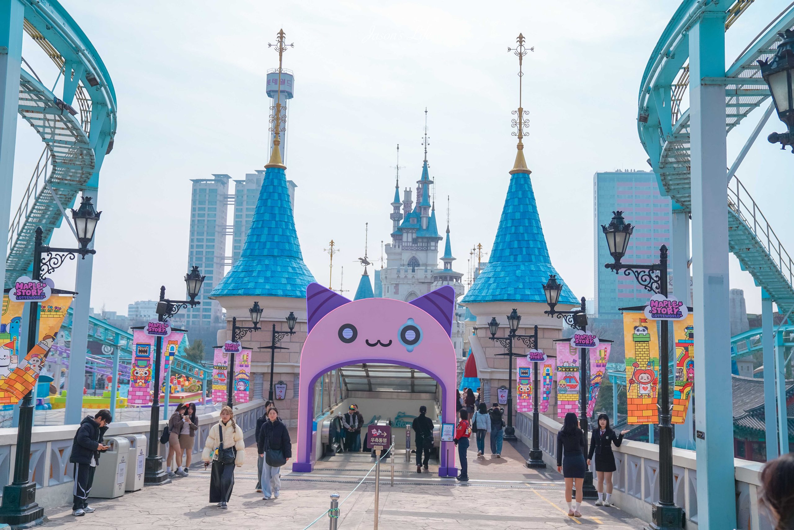 【韓國首爾｜景點】감성교복 롯데월드점(感性校服 樂天世界店)。樂天世界校服體驗完整攻略，租借流程、價格、拍照地點一次搞定！ @Jason's Life