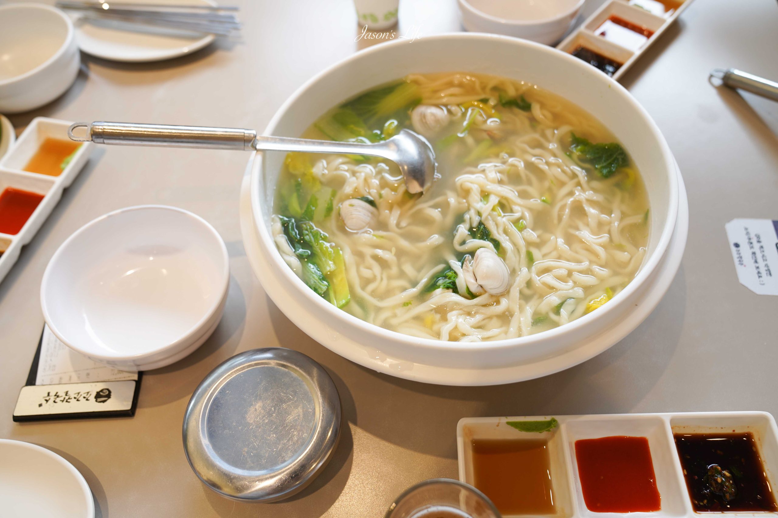 【韓國首爾|美食】조조칼국수 성수점(JoJo刀削麵聖水店)。首爾必吃美食,鮮美滿分蛤蜊刀削麵,連在地人都排隊的聖水名店 @Jason's Life