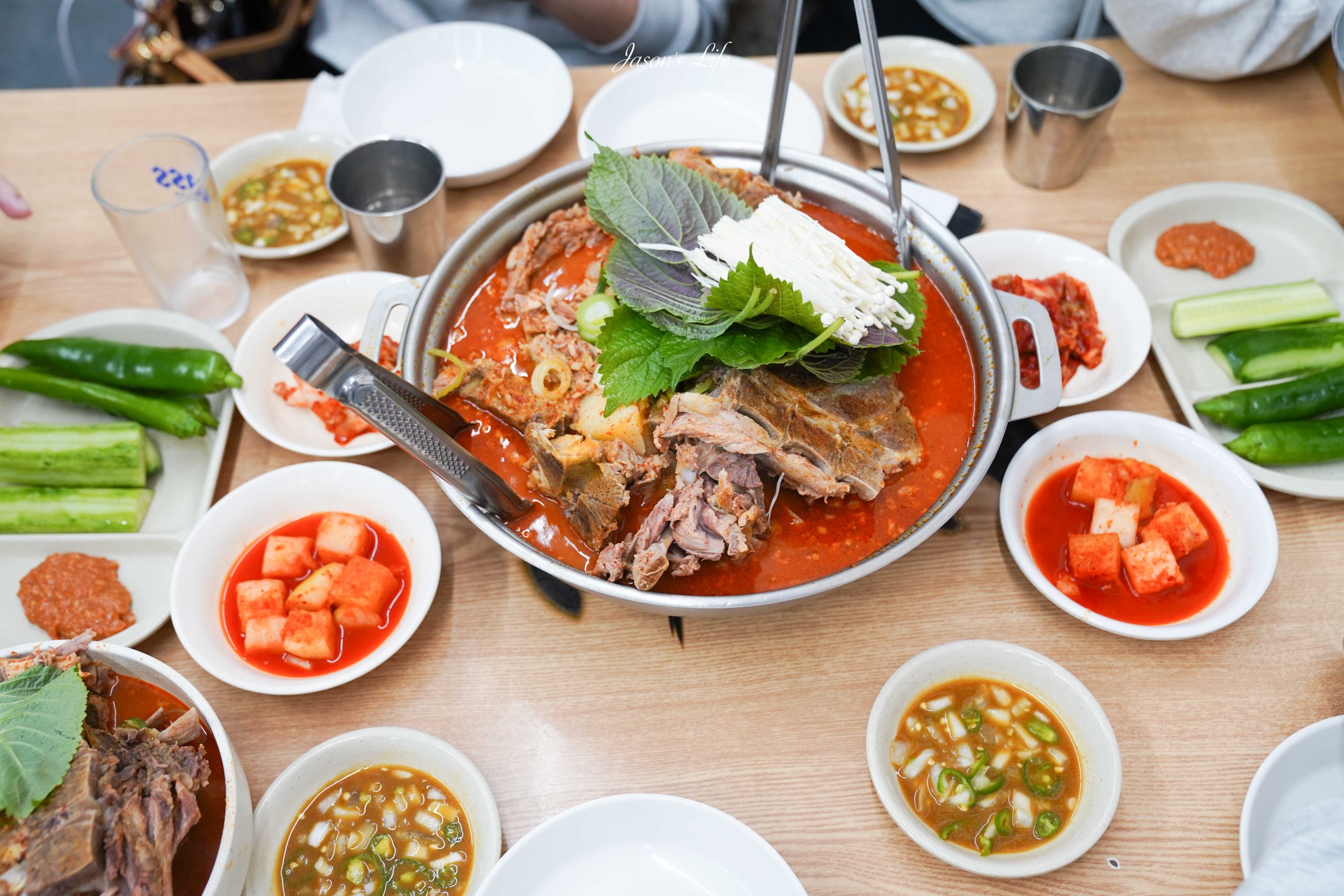 【韓國首爾｜美食】소문난성수감자탕(祖傳三代馬鈴薯排骨店)。首爾聖水洞美食：白鍾元推薦、祖傳三代傳承的馬鈴薯排骨湯排隊名店 @Jason's Life