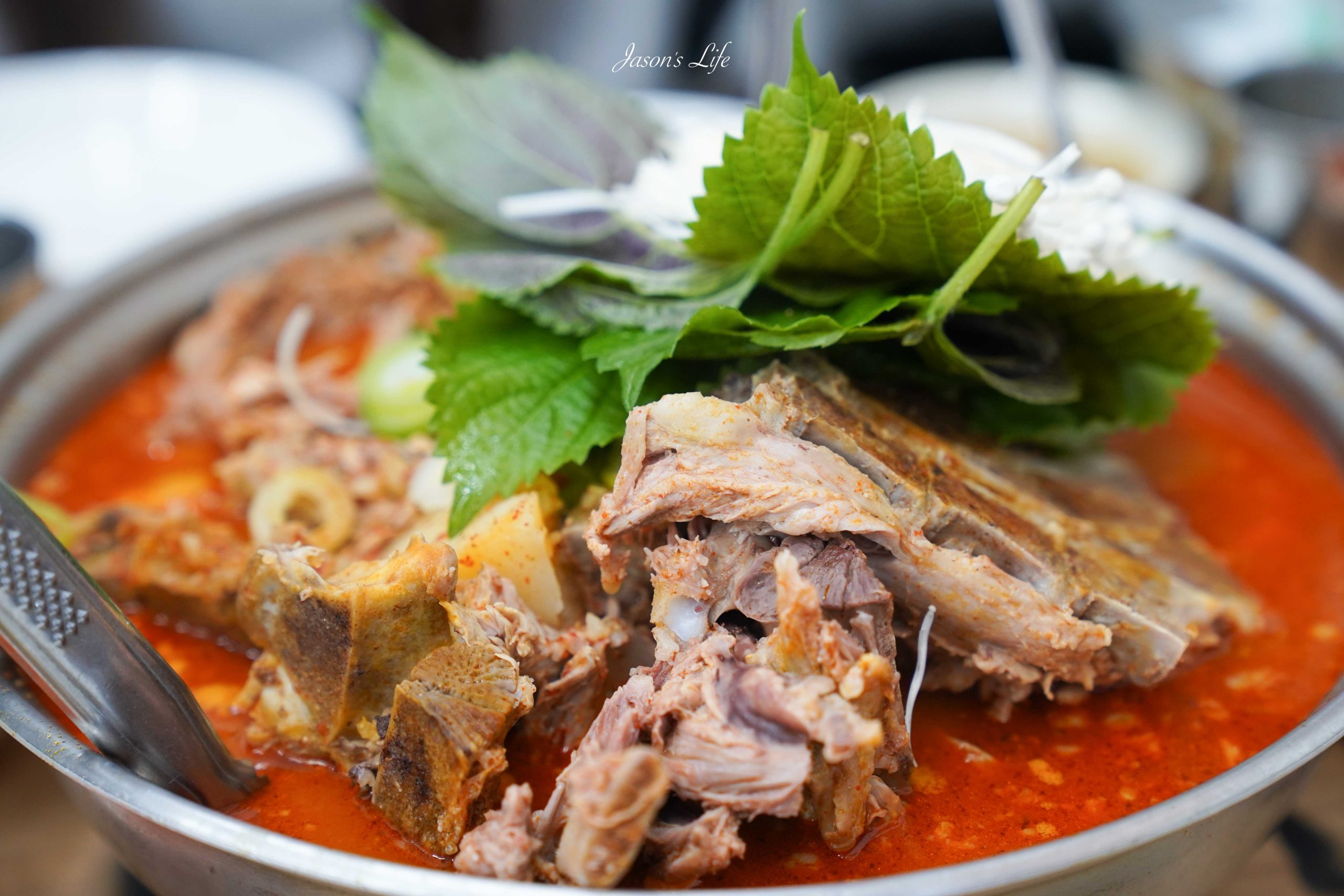 【韓國首爾｜美食】소문난성수감자탕(祖傳三代馬鈴薯排骨店)。首爾聖水洞美食：白鍾元推薦、祖傳三代傳承的馬鈴薯排骨湯排隊名店 @Jason's Life