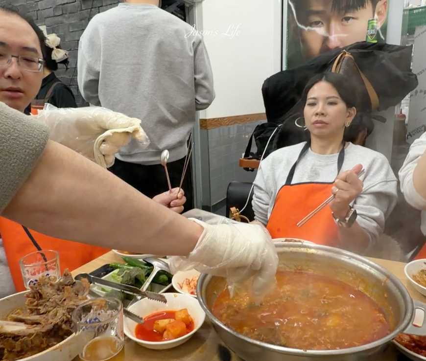【韓國首爾｜美食】소문난성수감자탕(祖傳三代馬鈴薯排骨店)。首爾聖水洞美食：白鍾元推薦、祖傳三代傳承的馬鈴薯排骨湯排隊名店 @Jason's Life