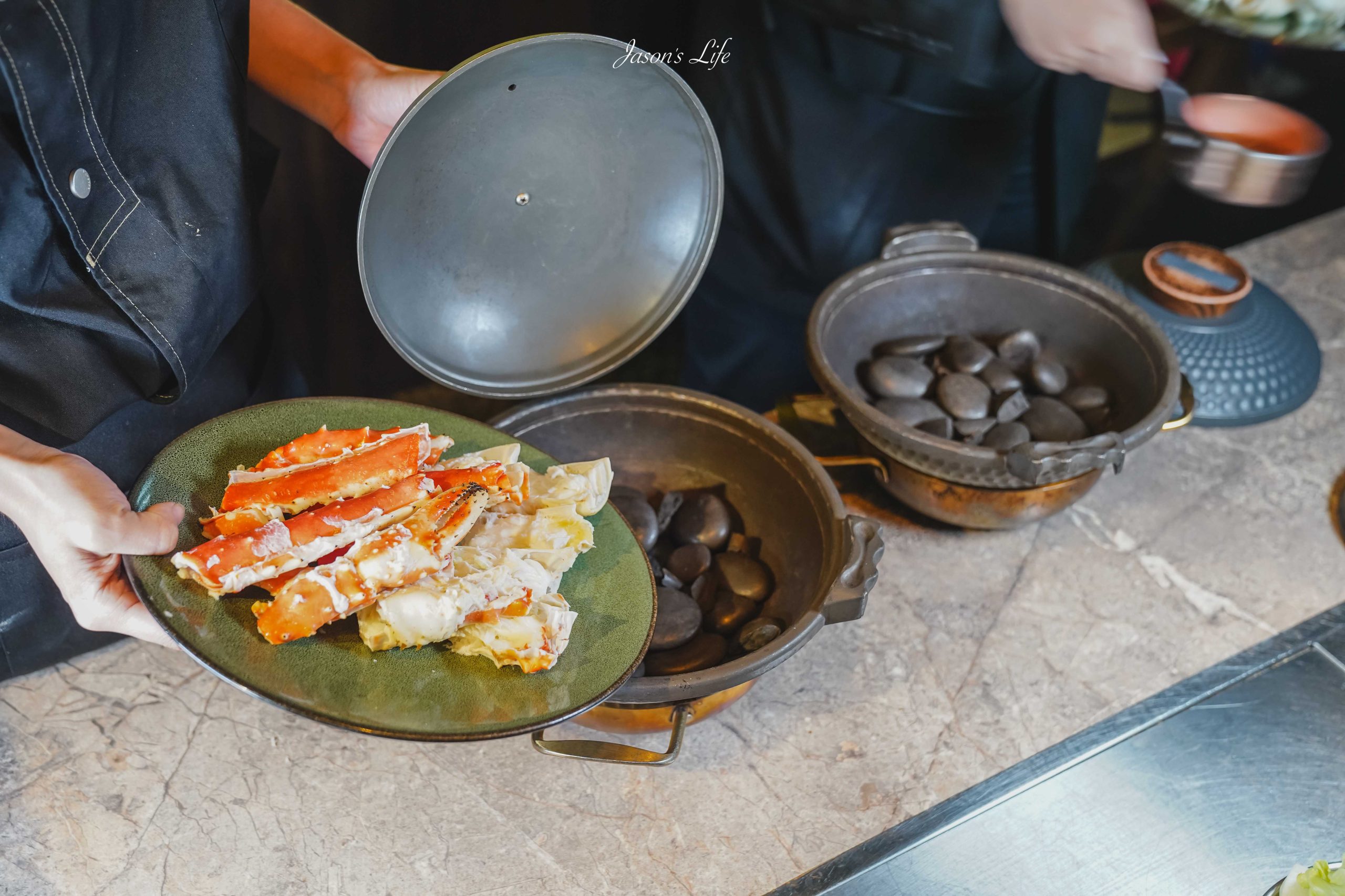 【台中西區｜美食】精誠壹山｜海鮮燒肉專門店。帝王蟹兩吃＋全程專人代烤的老宅燒肉、公司聚餐餐廳推薦（菜單/價格/訂位） @Jason's Life