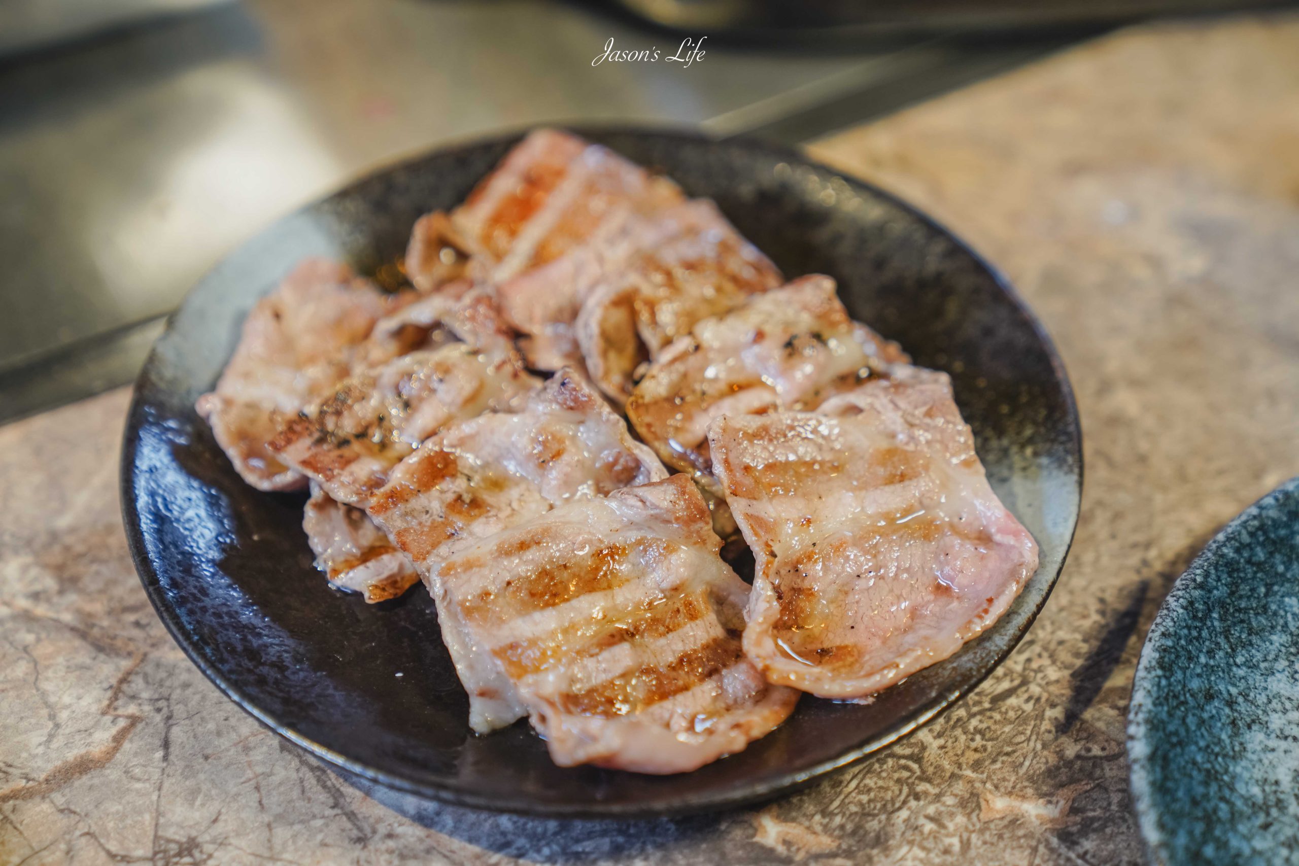 【台中西區|美食】精誠壹山|海鮮燒肉專門店。帝王蟹兩吃+全程專人代烤的老宅燒肉、公司聚餐餐廳推薦(菜單/價格/訂位) @Jason's Life