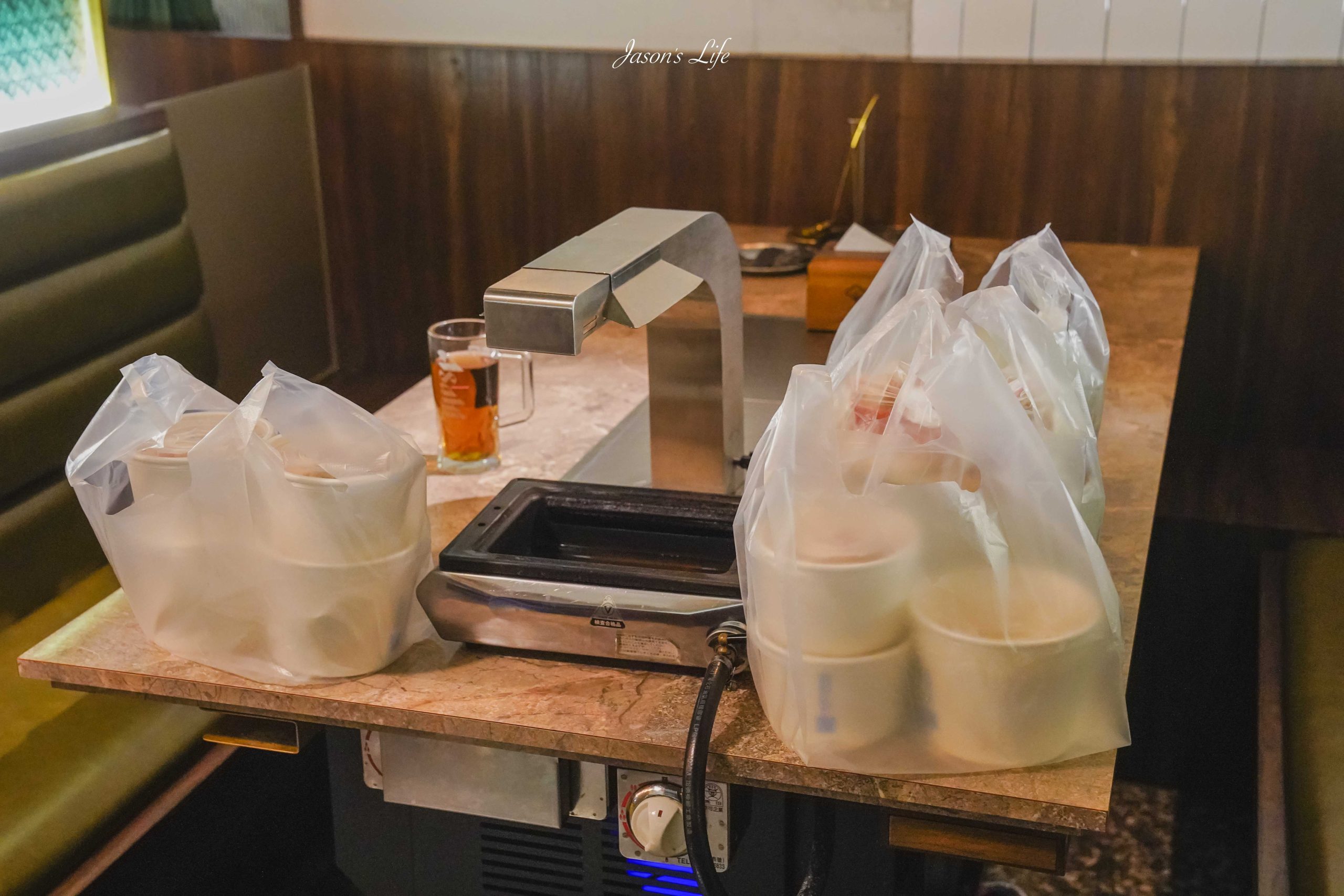 【台中西區|美食】精誠壹山|海鮮燒肉專門店。帝王蟹兩吃+全程專人代烤的老宅燒肉、公司聚餐餐廳推薦(菜單/價格/訂位) @Jason's Life
