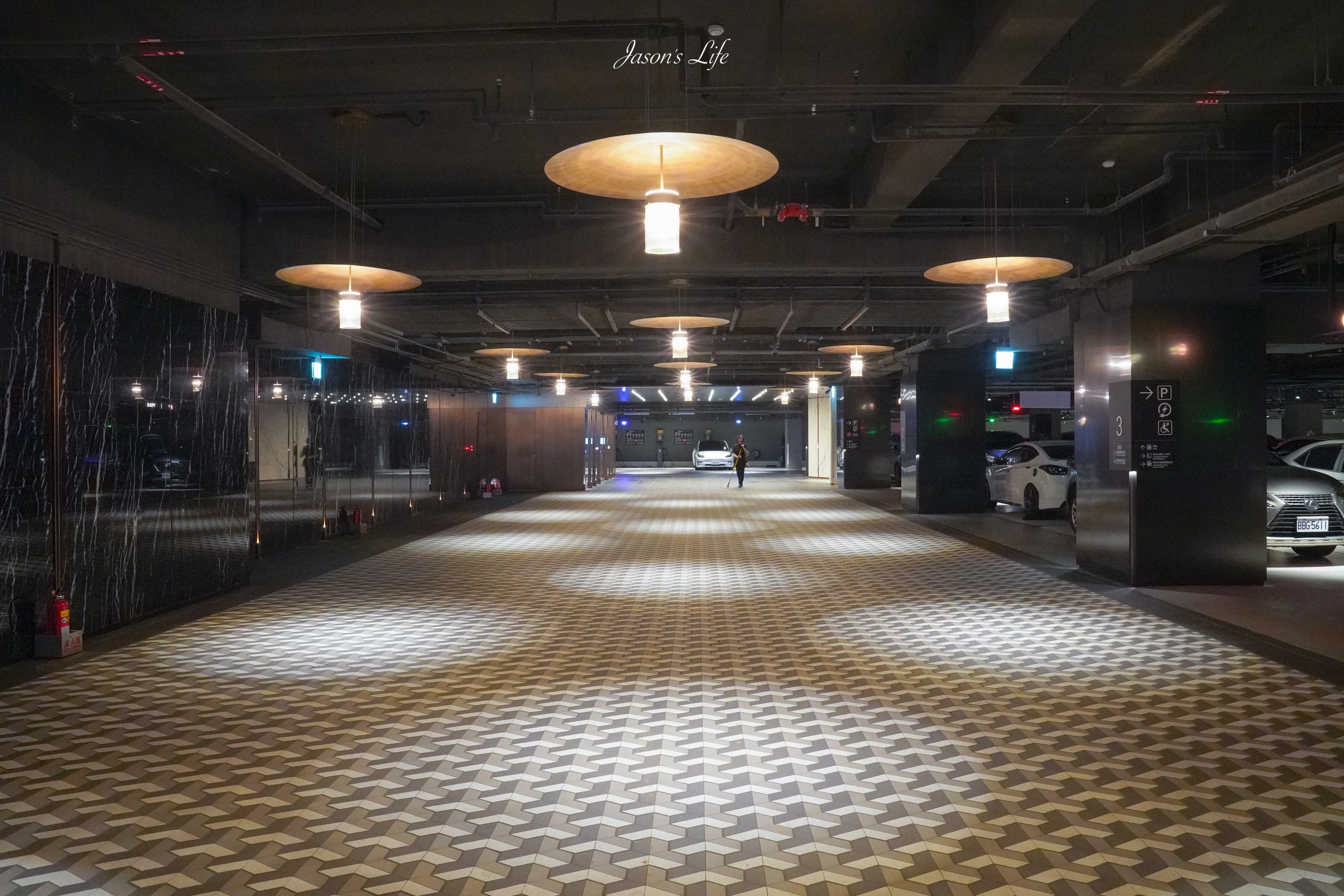 【新北板橋｜住宿】板橋住宿推薦｜台北板橋馥華艾美酒店Le M&eacute;ridien Taipei Banqiao開箱！18樓星空酒吧LUMI Bar、高空溫水泳池、花漾自助早餐全記錄 @Jason's Life