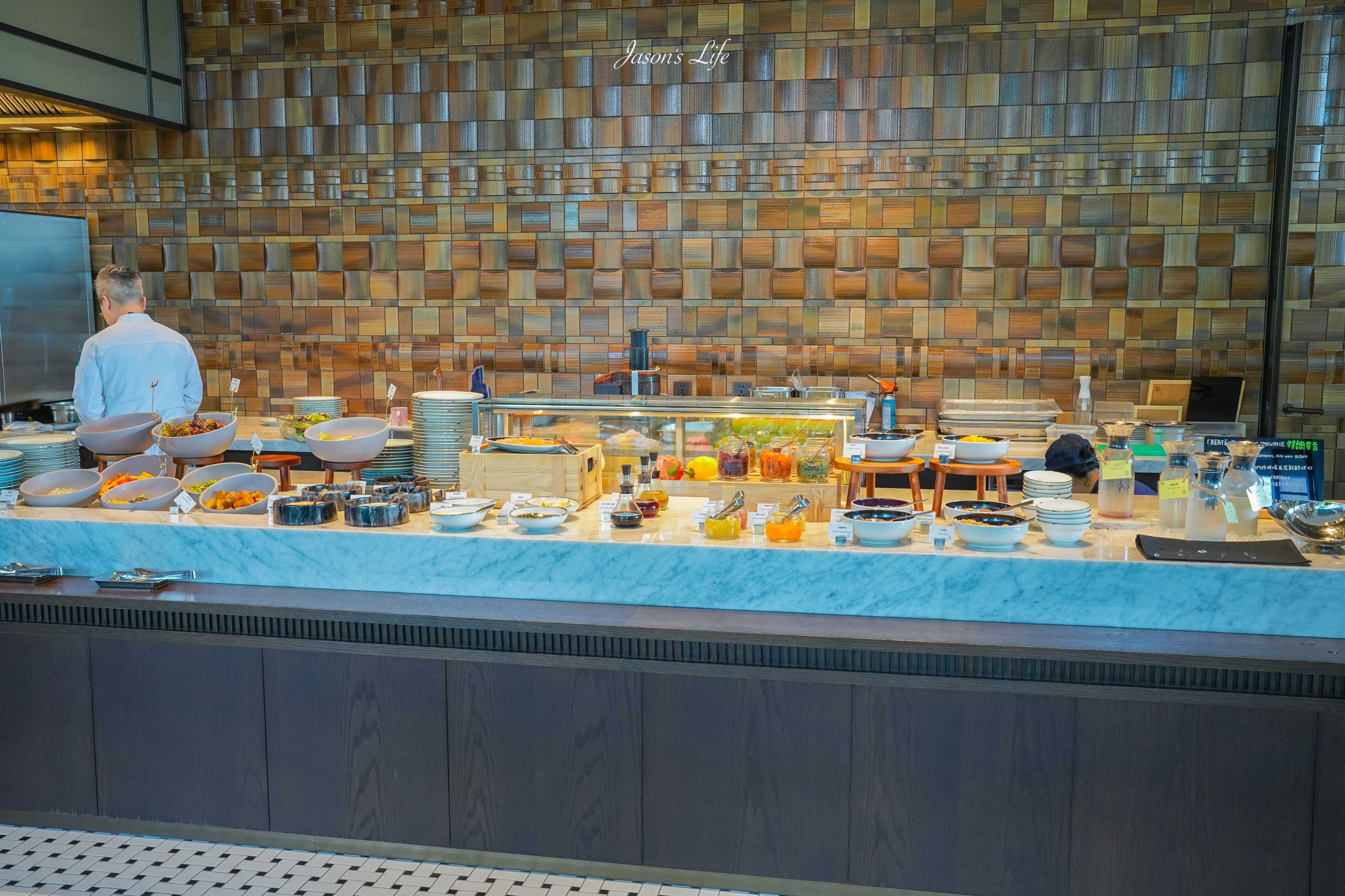 【新北板橋｜住宿】板橋住宿推薦｜台北板橋馥華艾美酒店Le M&eacute;ridien Taipei Banqiao開箱！18樓星空酒吧LUMI Bar、高空溫水泳池、花漾自助早餐全記錄 @Jason's Life