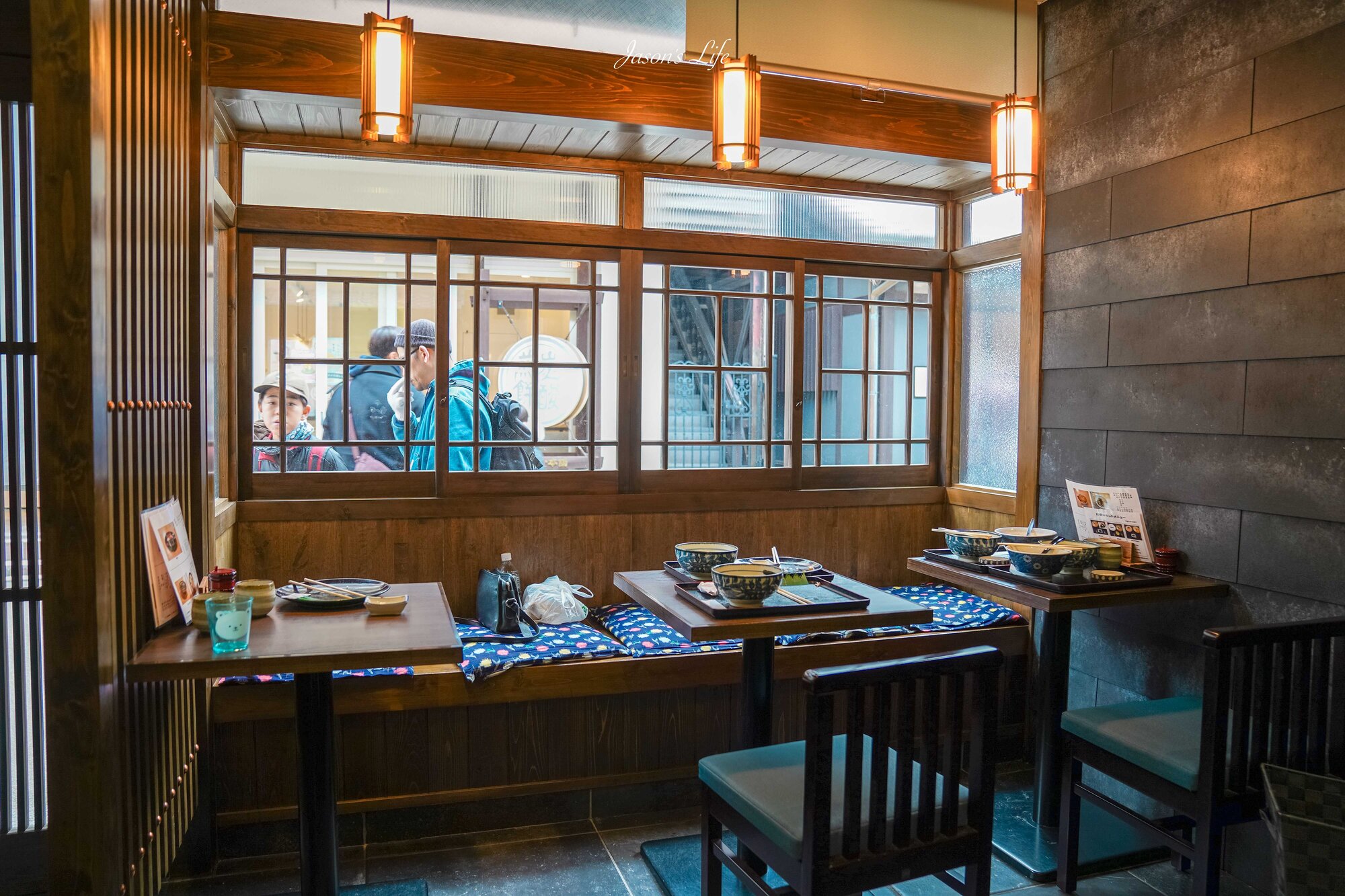 【日本神戶│美食】う越利 UOTOSHI｜有馬溫泉街上排隊的蕎麥麵・壽司食事處：天婦羅蕎麥麵&times;穴子押壽司&times;炸蝦定食（2026菜單價格/營業時間/交通） @Jason's Life